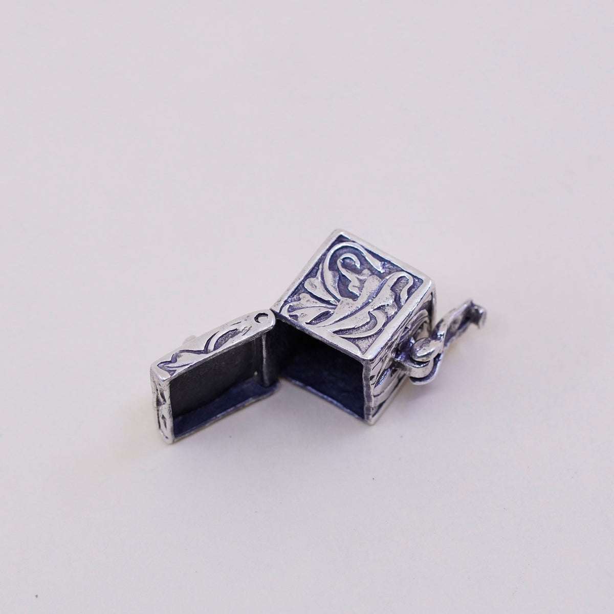 Sterling silver handmade prayer box pendant, 925 locket charm with filigree