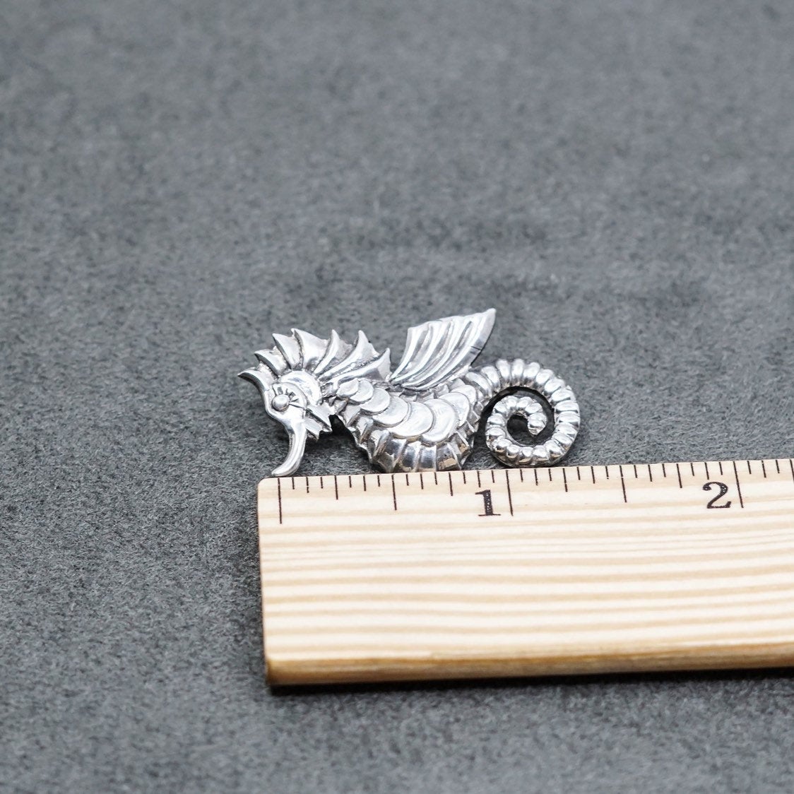 Vintage handmade sterling 925 silver seahorse shaped brooch