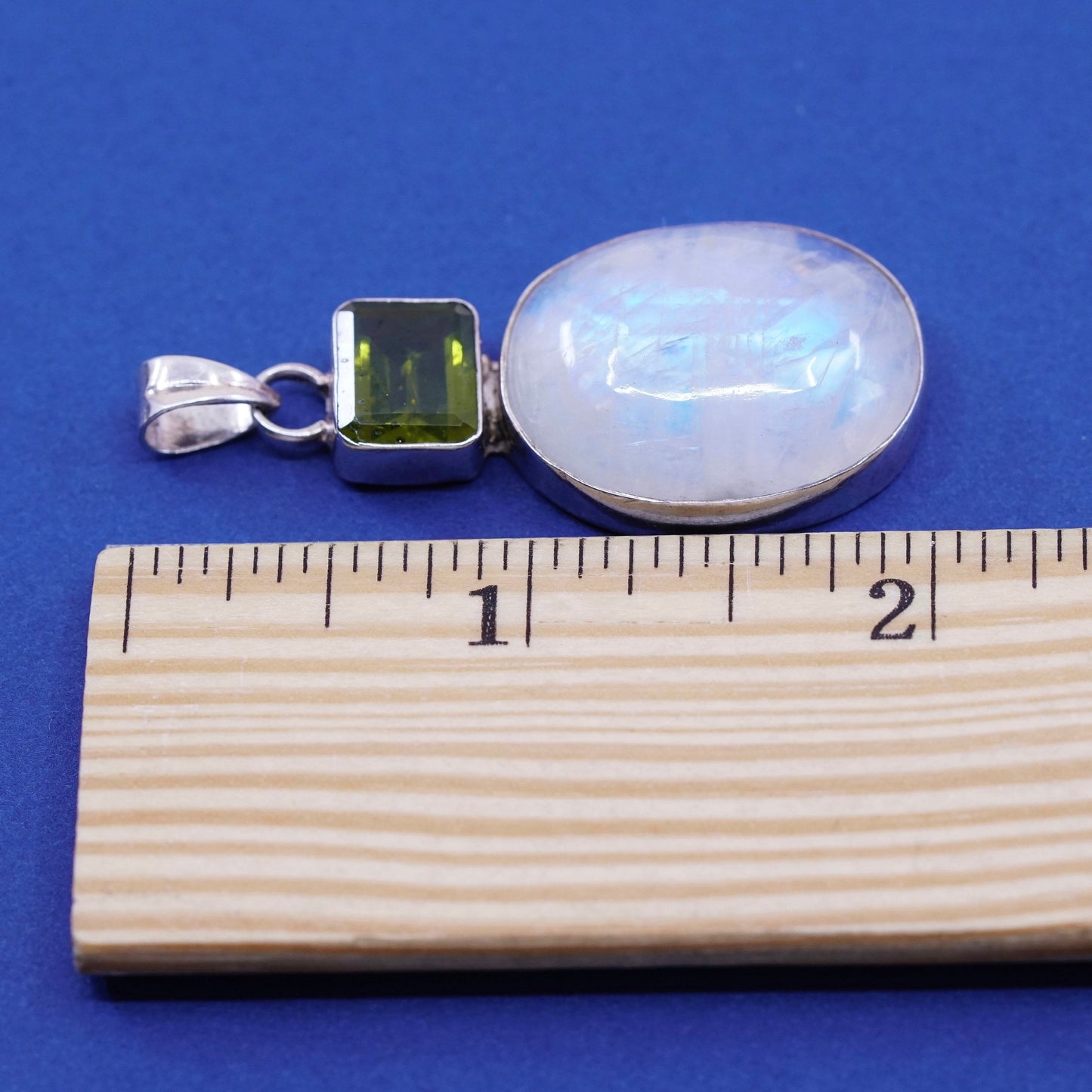 Vintage Sterling 925 silver handmade pendant with oval moonstone and peridot