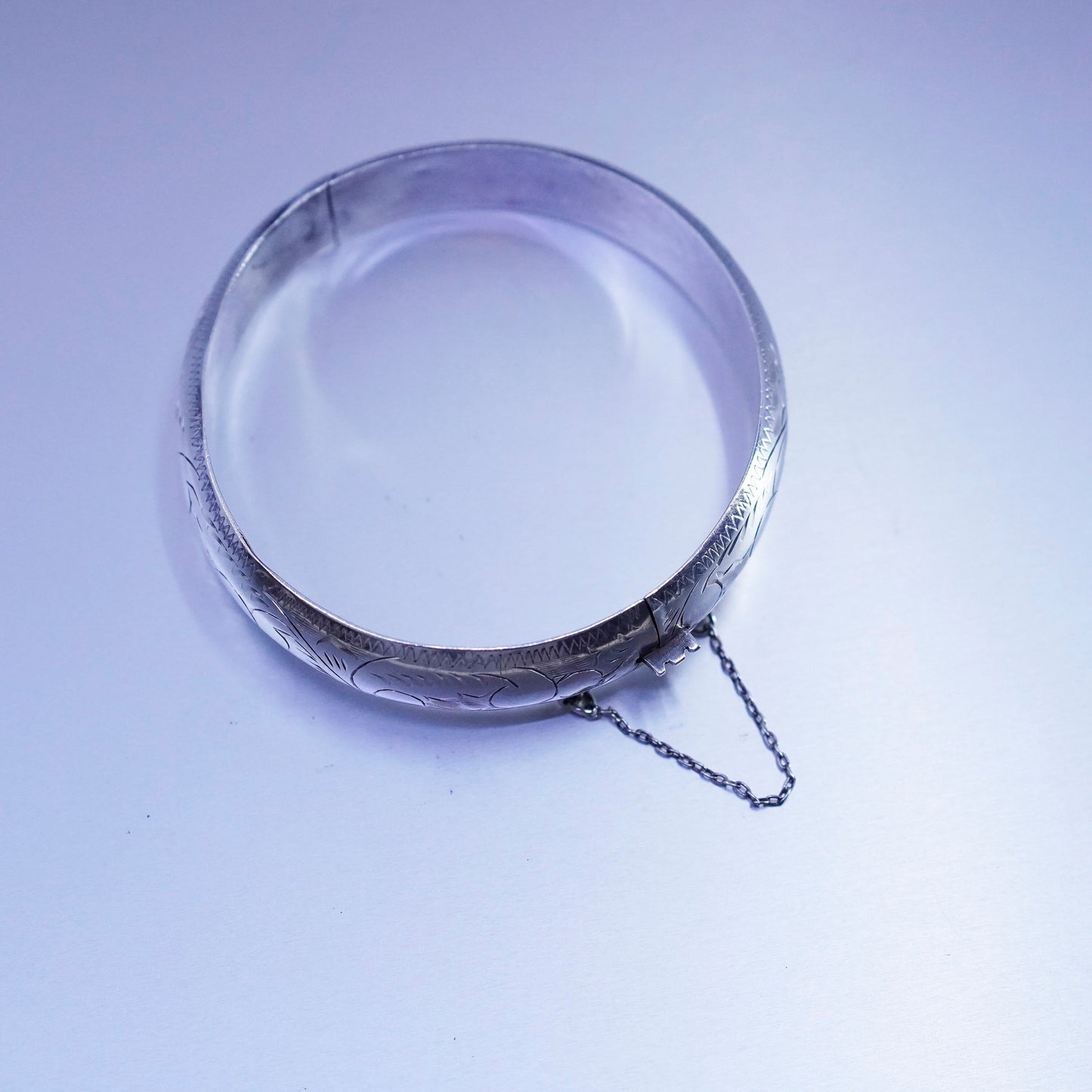 7”, Sterling 925 silver handmade bracelet, textured hinged bangle secure chain