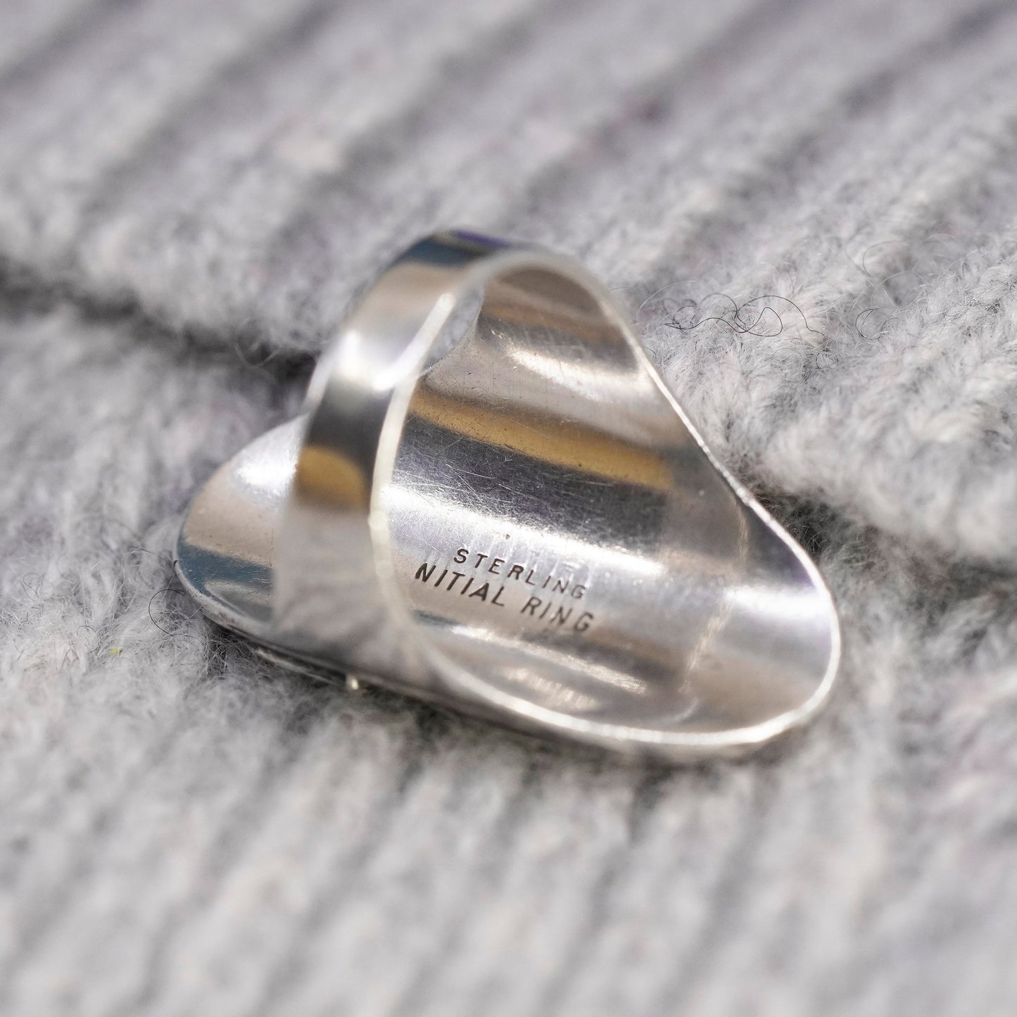 Size 6, vtg sterling silver handmade ring, 925 monogram initial letter “W” ring