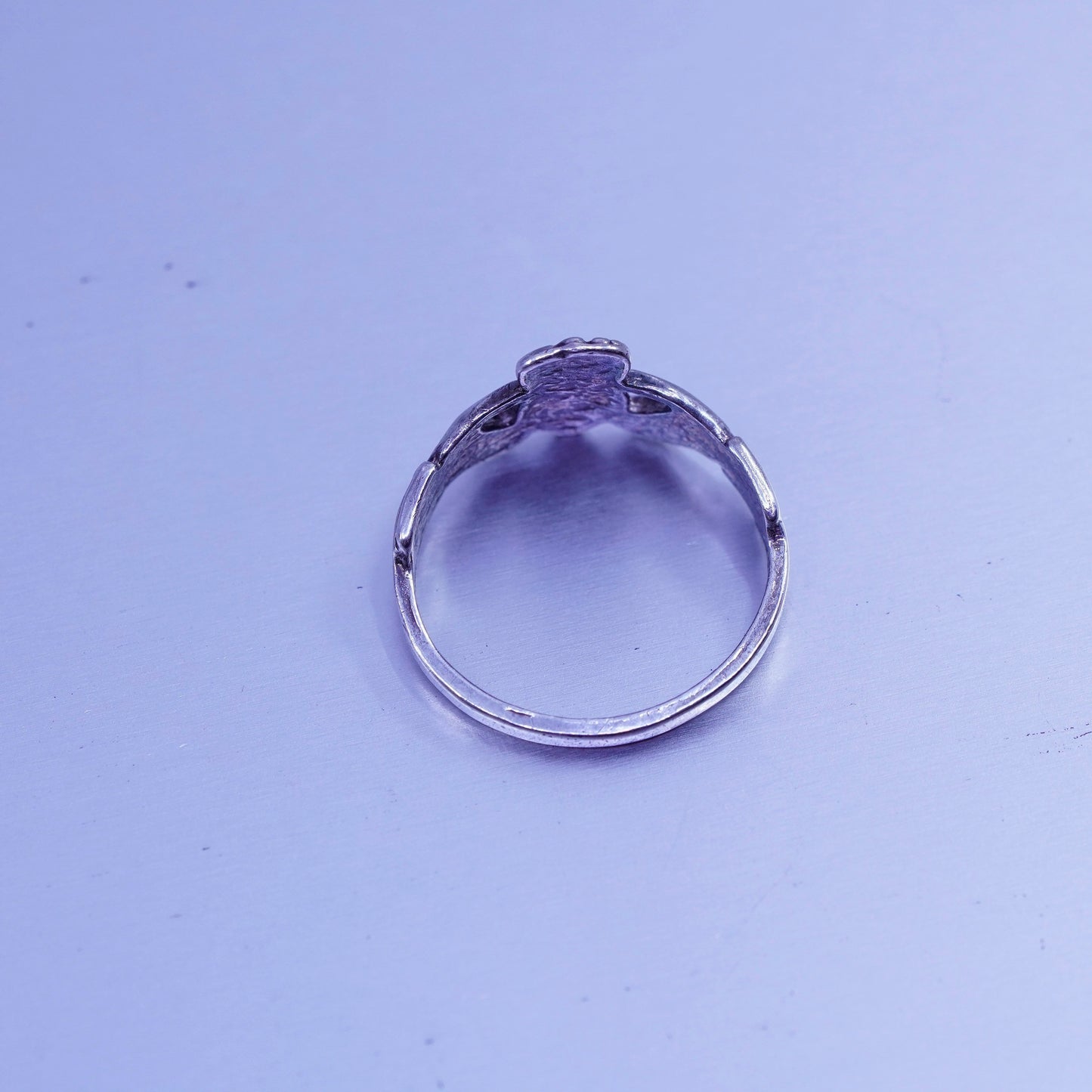 Size 7.25, Irish Claddagh friendship Sterling 925 silver ring, holding heart