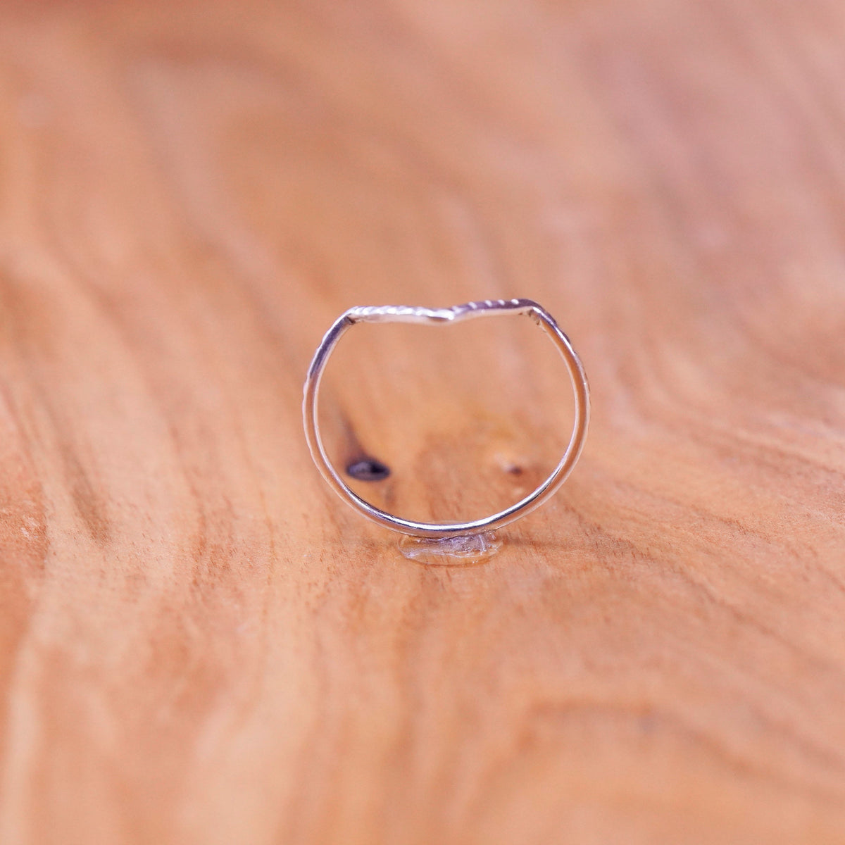 Size 6.75, vtg Sterling silver handmade ring, 925 thin V shaped band, stackable