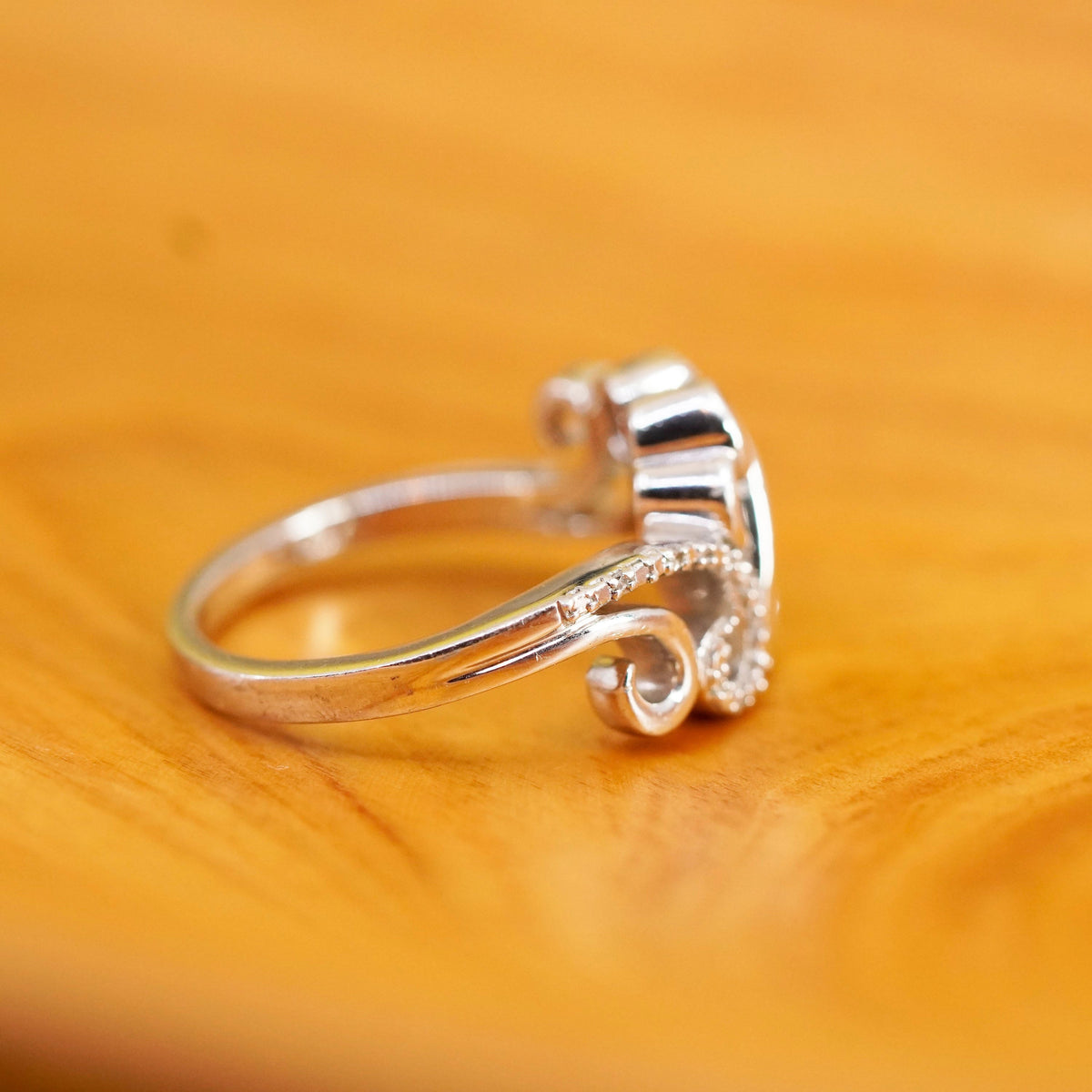 Size 7, vintage Sterling silver ring, 925 entwined Heart band genuine diamond