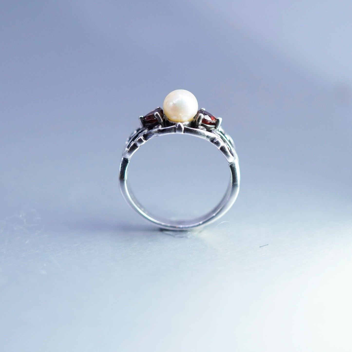 Size 9, vintage Sterling 925 silver handmade filigree band ring with ruby pearl