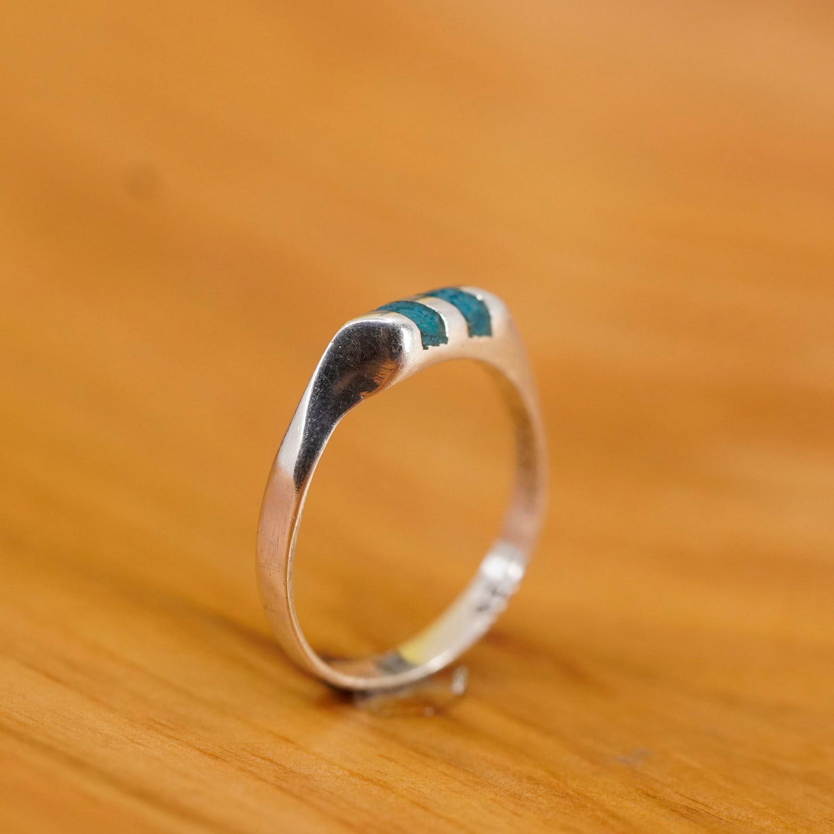 Size 6.5, vintage Sterling 925 silver handmade band ring with sodalite