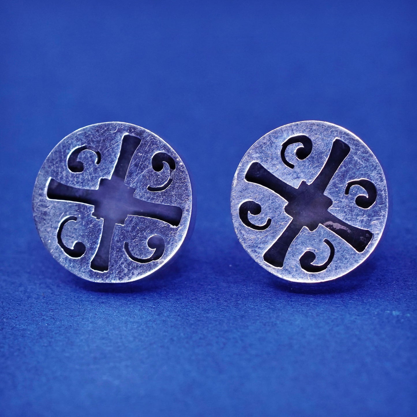 Vintage mexico Sterling silver handmade earrings, 925 filigree swirl studs