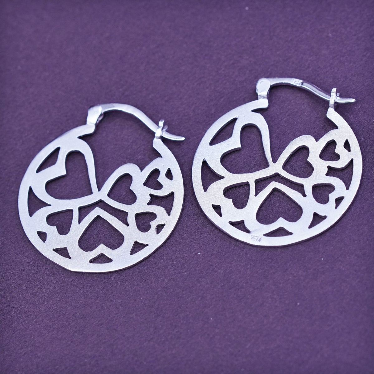 1”, Sterling silver flatten matted filigree heart hoop earrings, 925 huggie