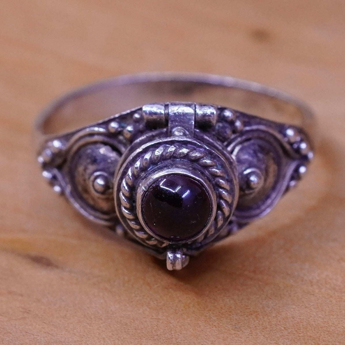 Size 7, vtg sterling silver handmade ring, 925 prayer locket ring garnet Bali