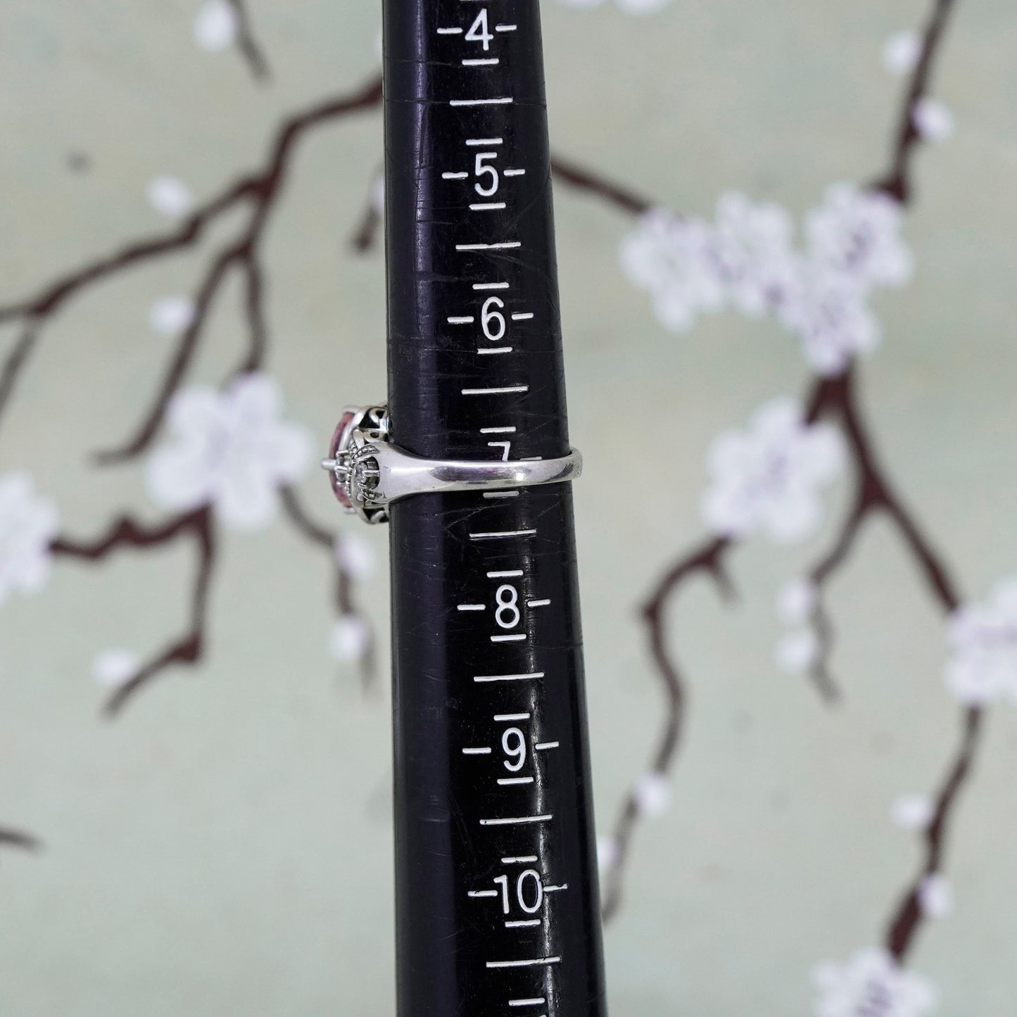 Size 7, Vintage Sterling 925 silver fashionable ring with pink clear crystal