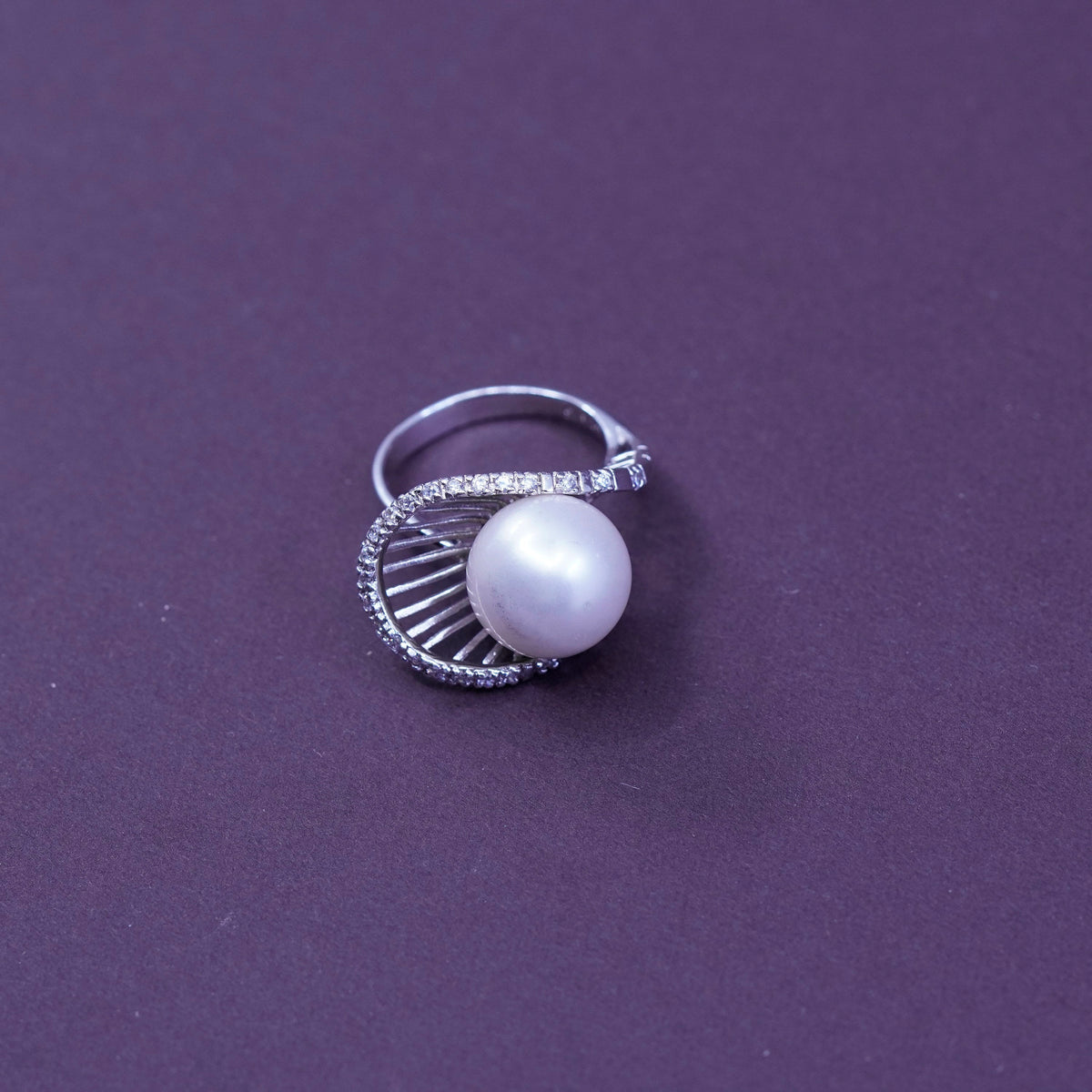 Size 6, vintage LUC Sterling 925 silver geometrical ring with pearl and Cz