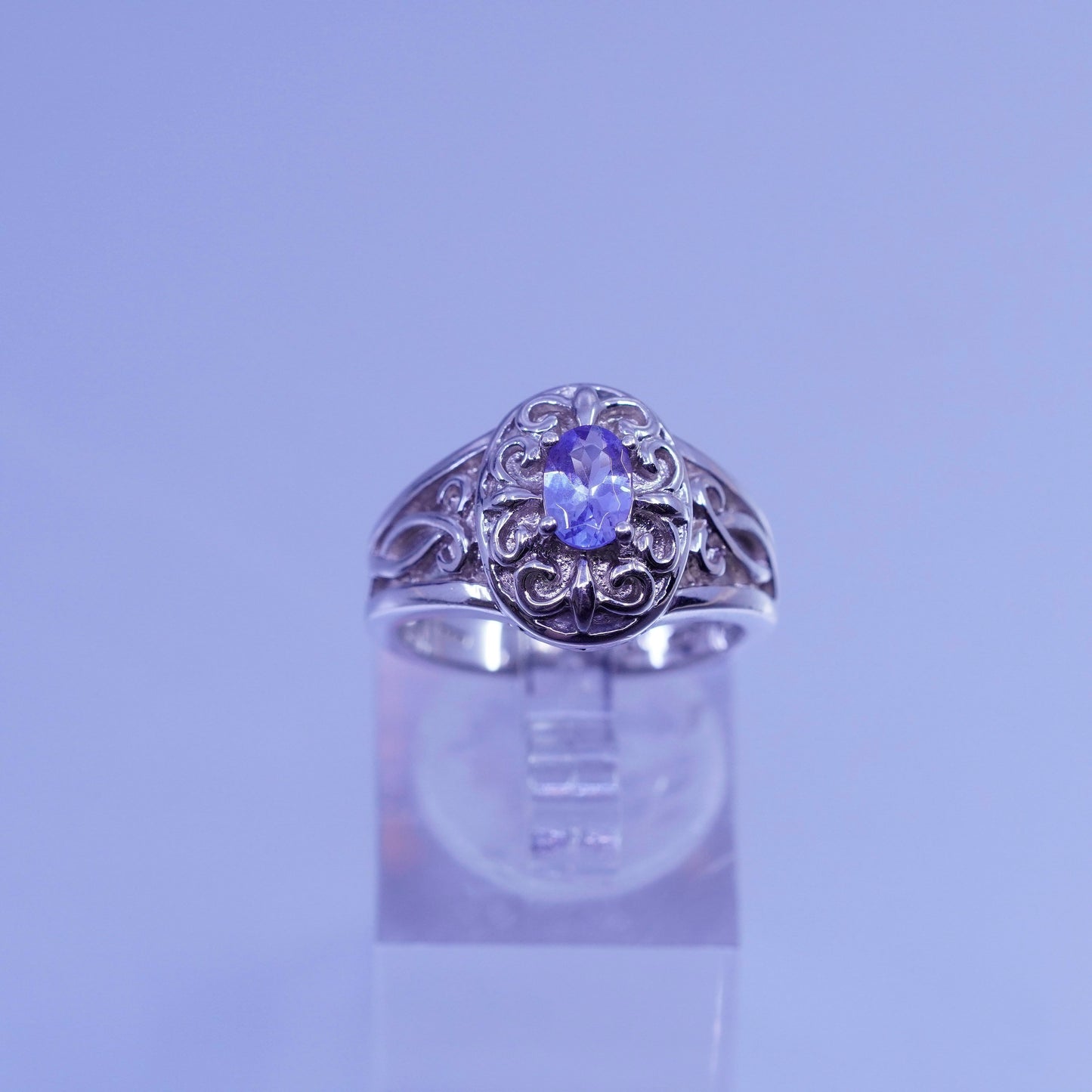 Size 7, vintage Sterling 925 silver handmade filigree ring with amethyst