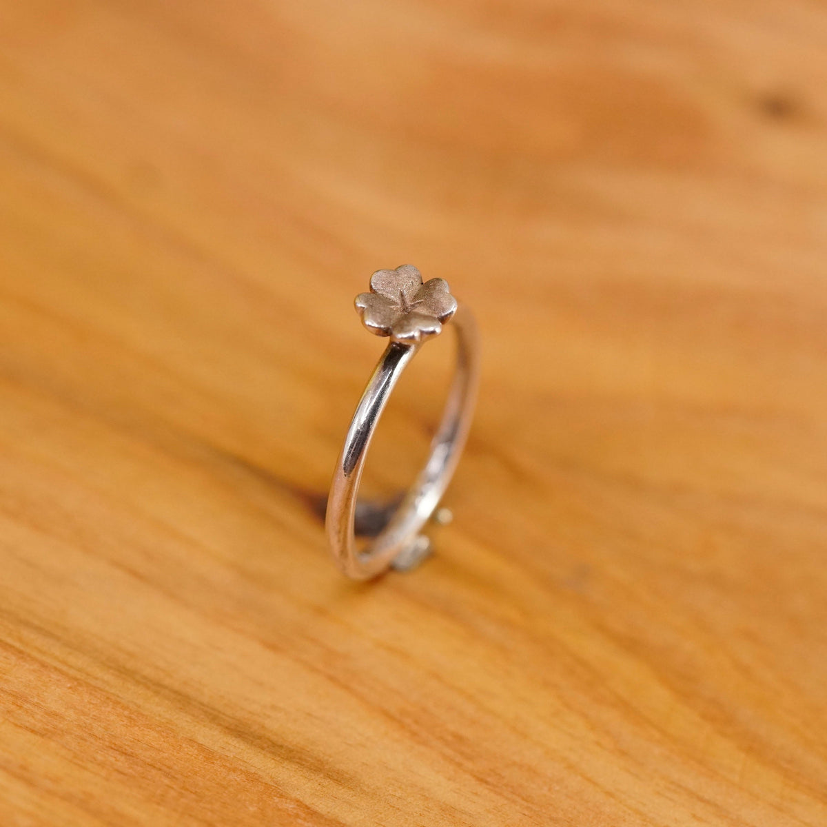 Size 5.75, vintage SPJ Sterling 925 silver lucky clover flower ring