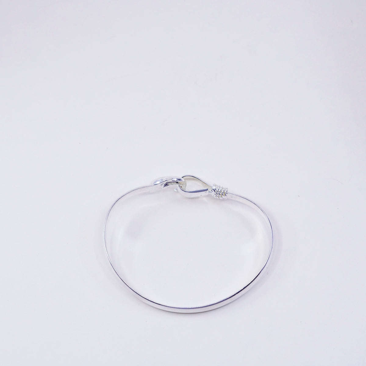 6.5”, Vintage sterling 925 silver handmade bracelet latch bangle dolphin