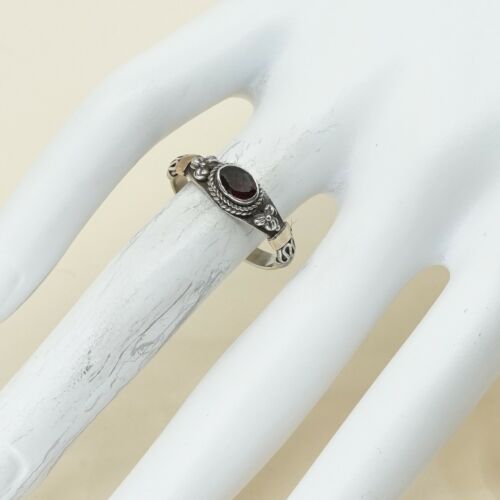 Sz 7.25, Vtg two tone 10K Sterling Silver Handmade Ring w/ Ruby N Beads