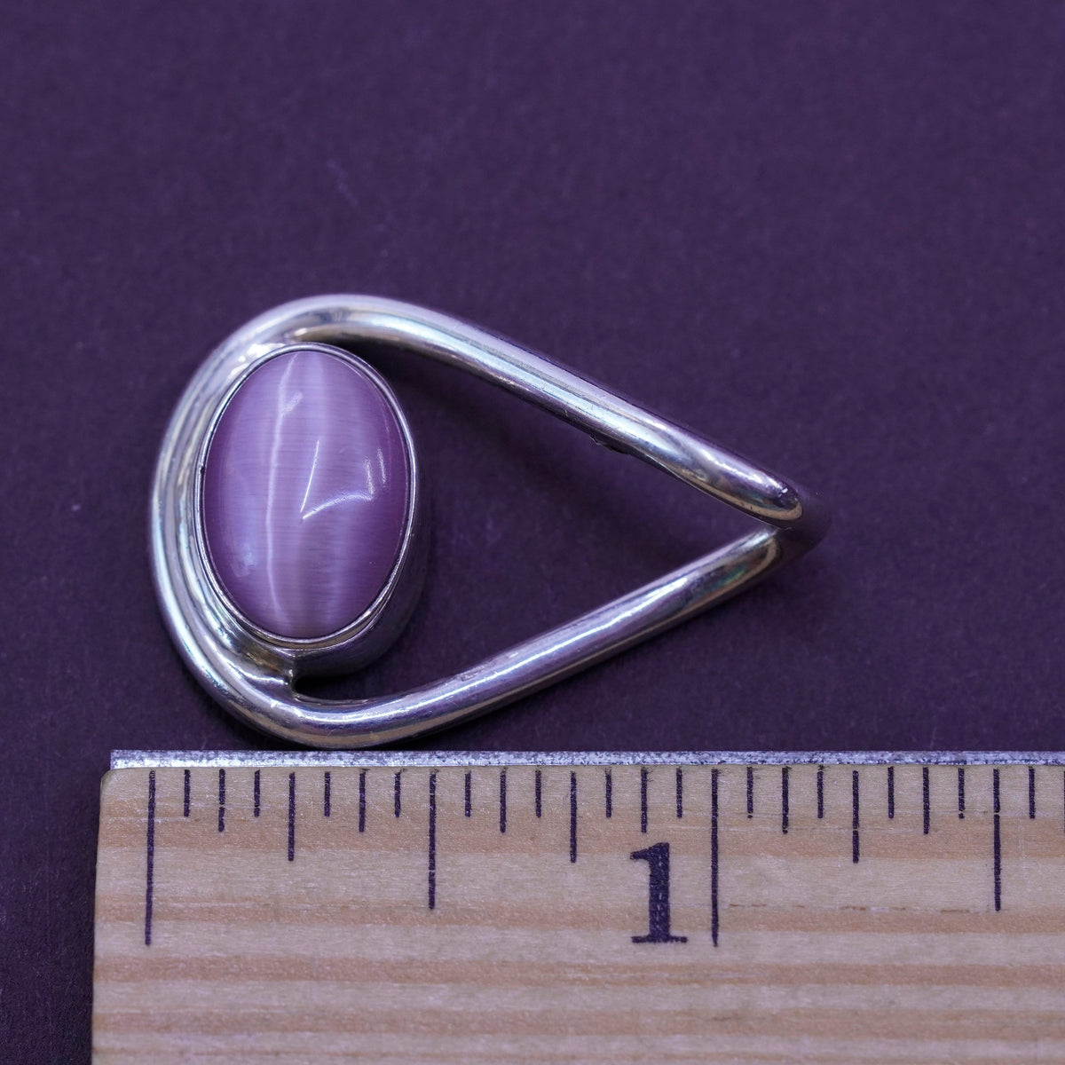 Vintage Mexico Sterling 925 silver handmade pendant with purple cat’s eye