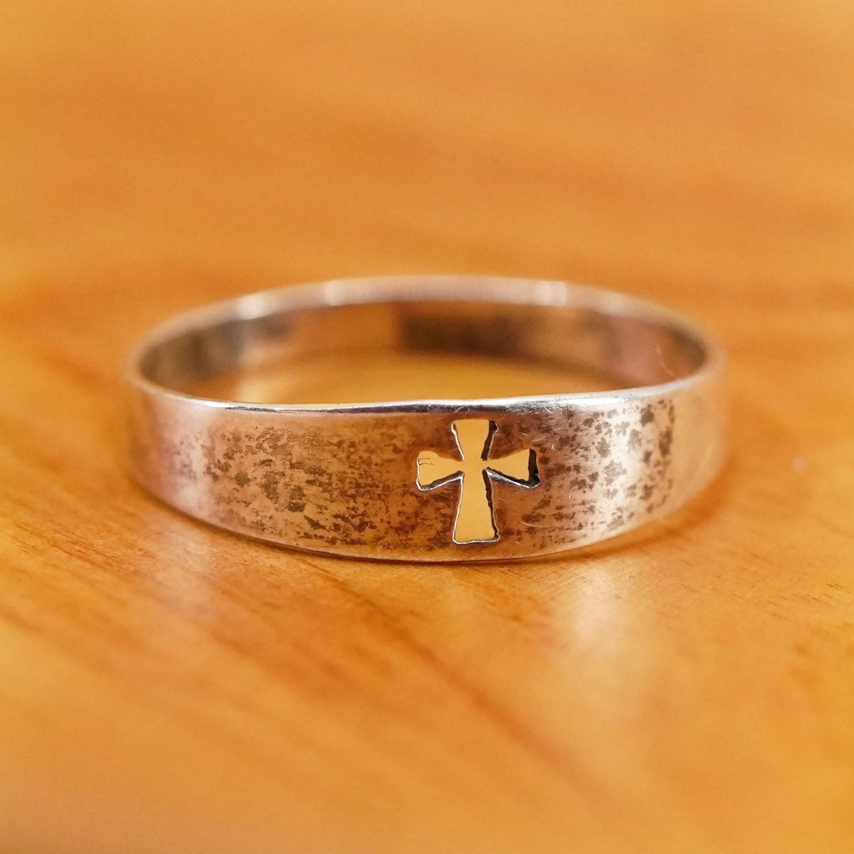 Size 7, vintage Sterling silver handmade ring, 925 band with cross cut out