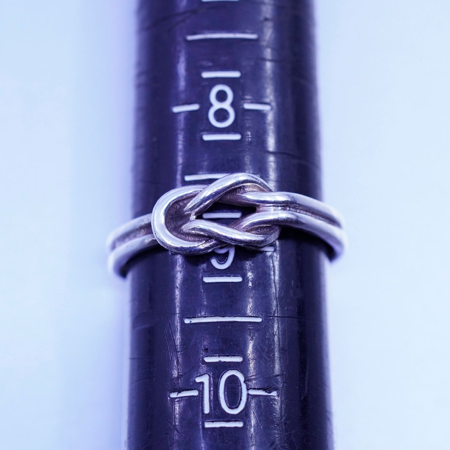 Size 8.5, vintage Sterling 925 silver handmade ring, knotted band