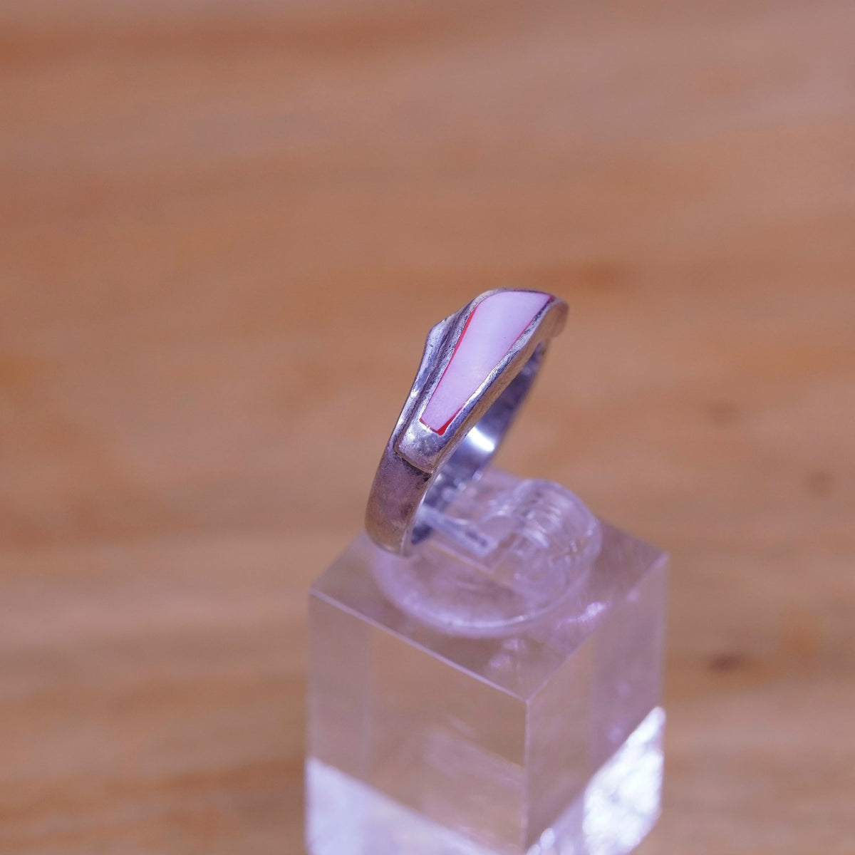 Size 8, vintage Sterling 925 silver handmade ring band w/ pink mother of pearl