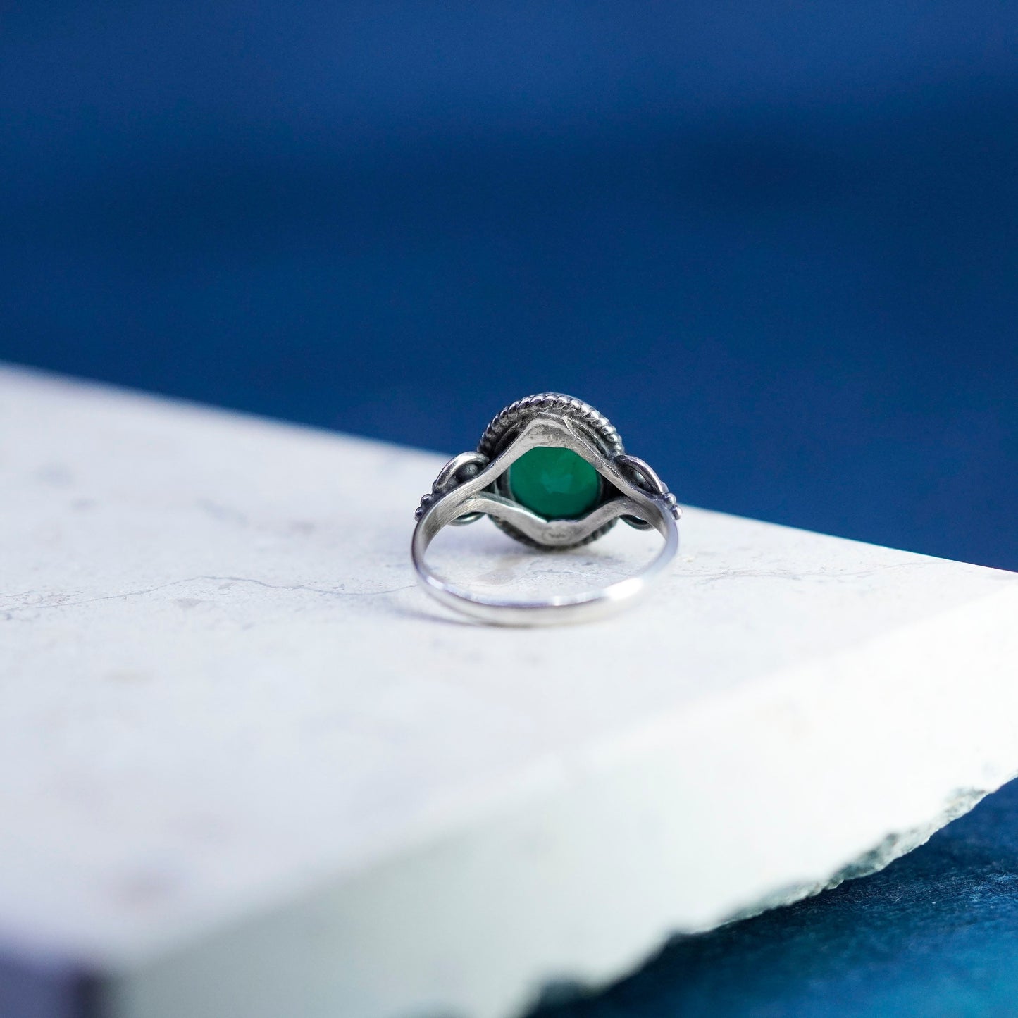 Size 7, vintage sterling 925 silver handmade ring with emerald and beads