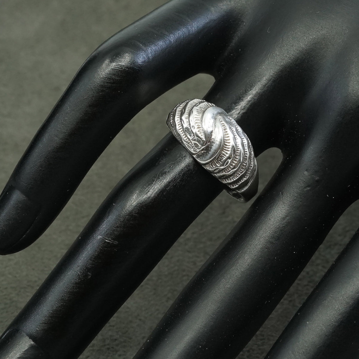 sz 8, vtg Sterling silver handmade ring, 925 ribbed band, minimalist