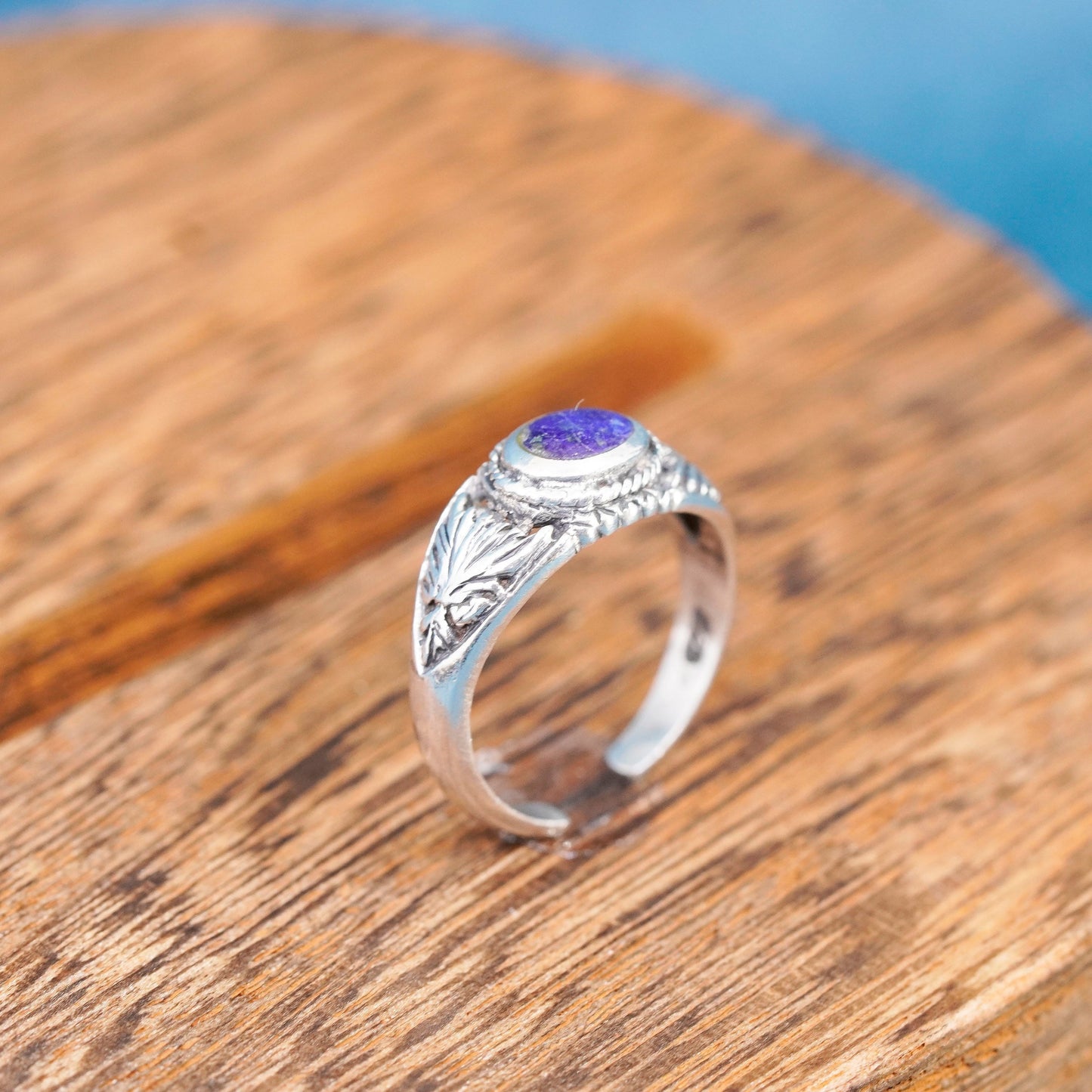 Size 5.5 Vintage sterling 925 silver handmade texture open ring w/ Lapis lazuli