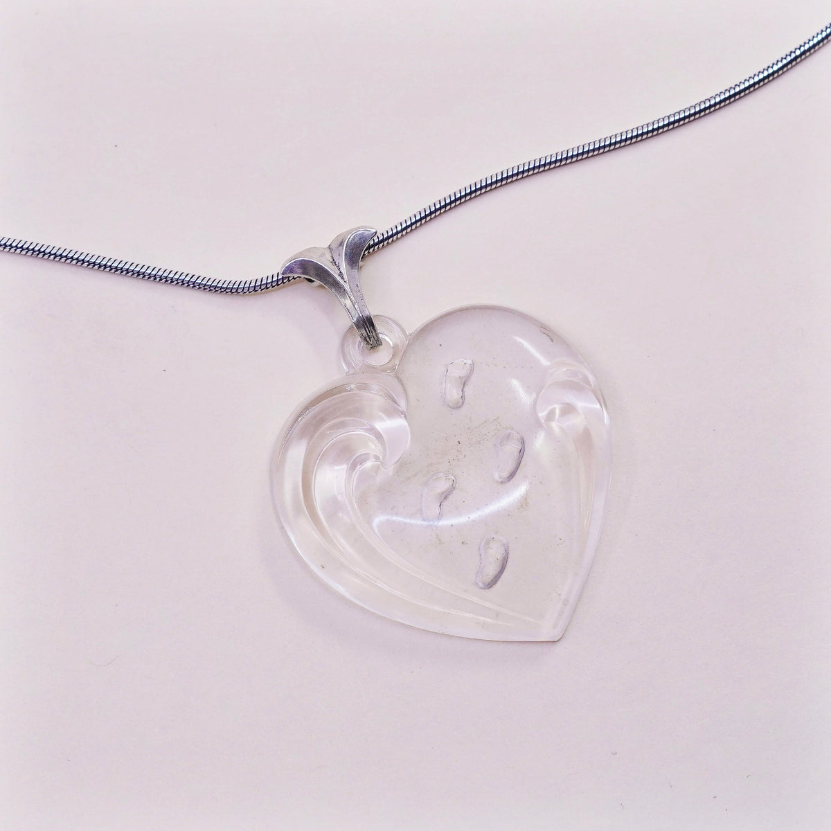 24”, sterling 925 silver snake chain glass heart footprint on the beach pendant