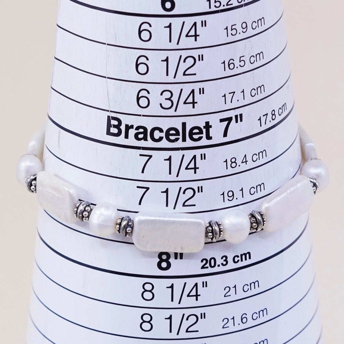 7.75", VTG handmade bracelet, pearl beads w/ 925 beads and toggle closure