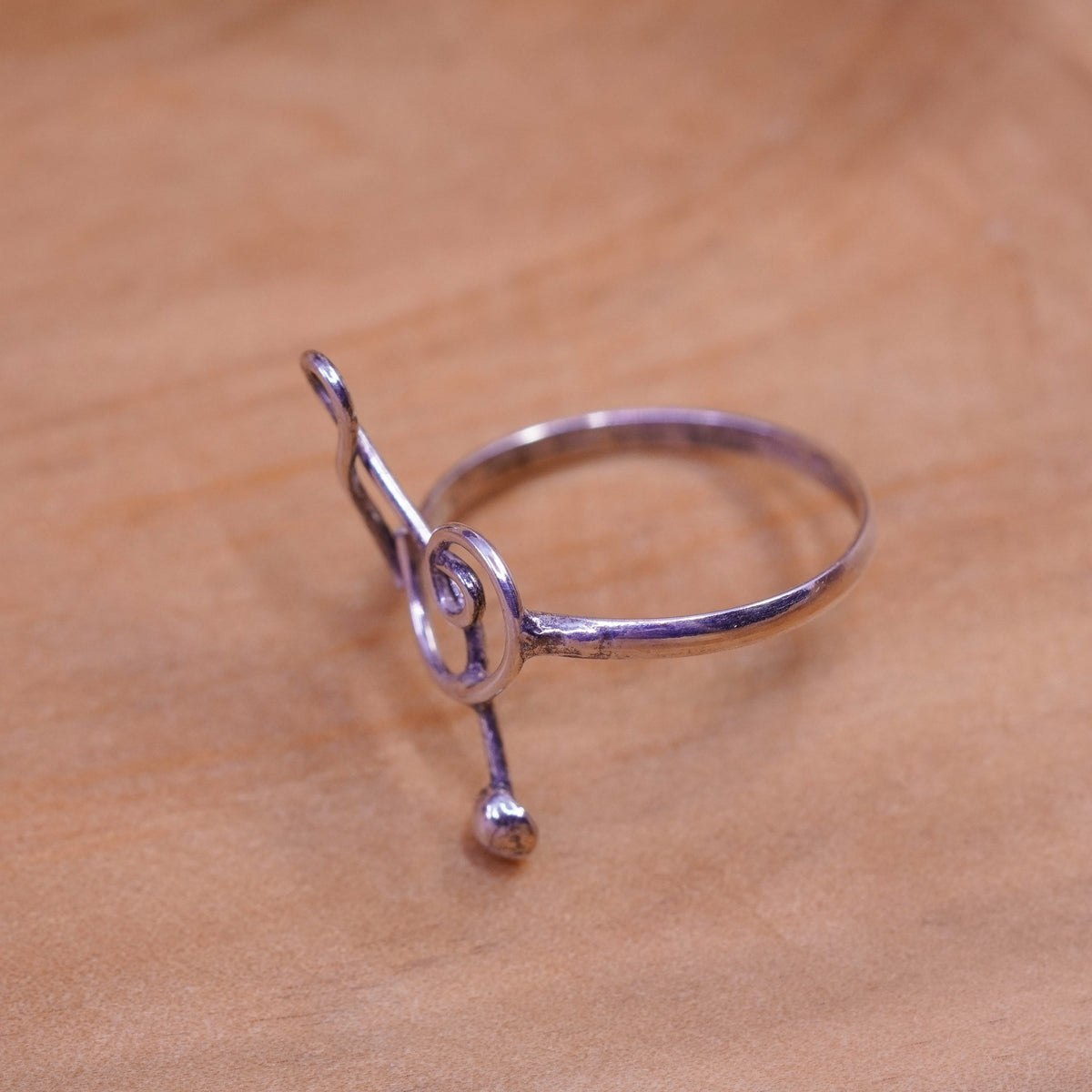 Size 5.5, vintage sterling silver handmade ring. 925 music symbol