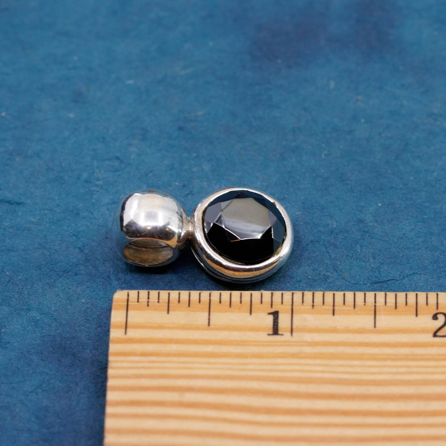 Vintage Sterling 925 silver handmade pendant with round hematite