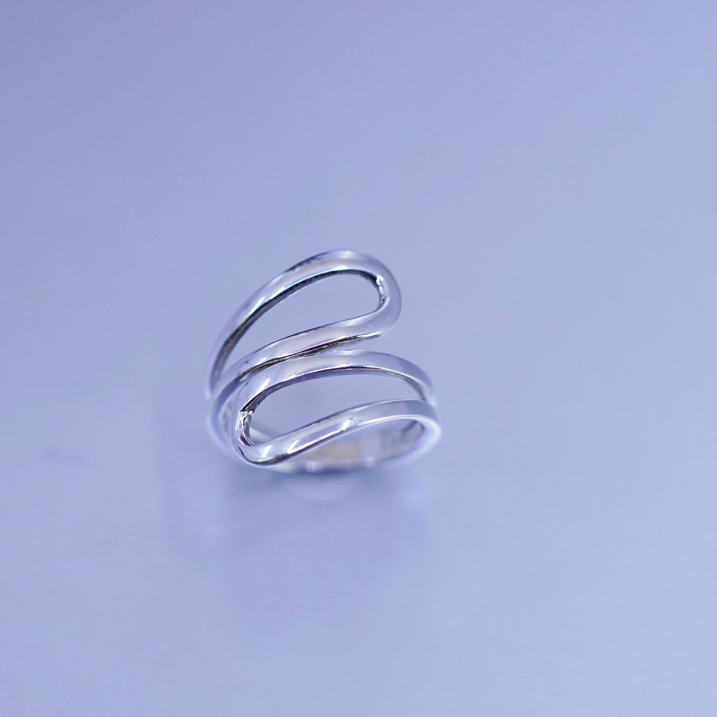 Size 8, vintage southwestern Sterling 925 silver ring, wrap band