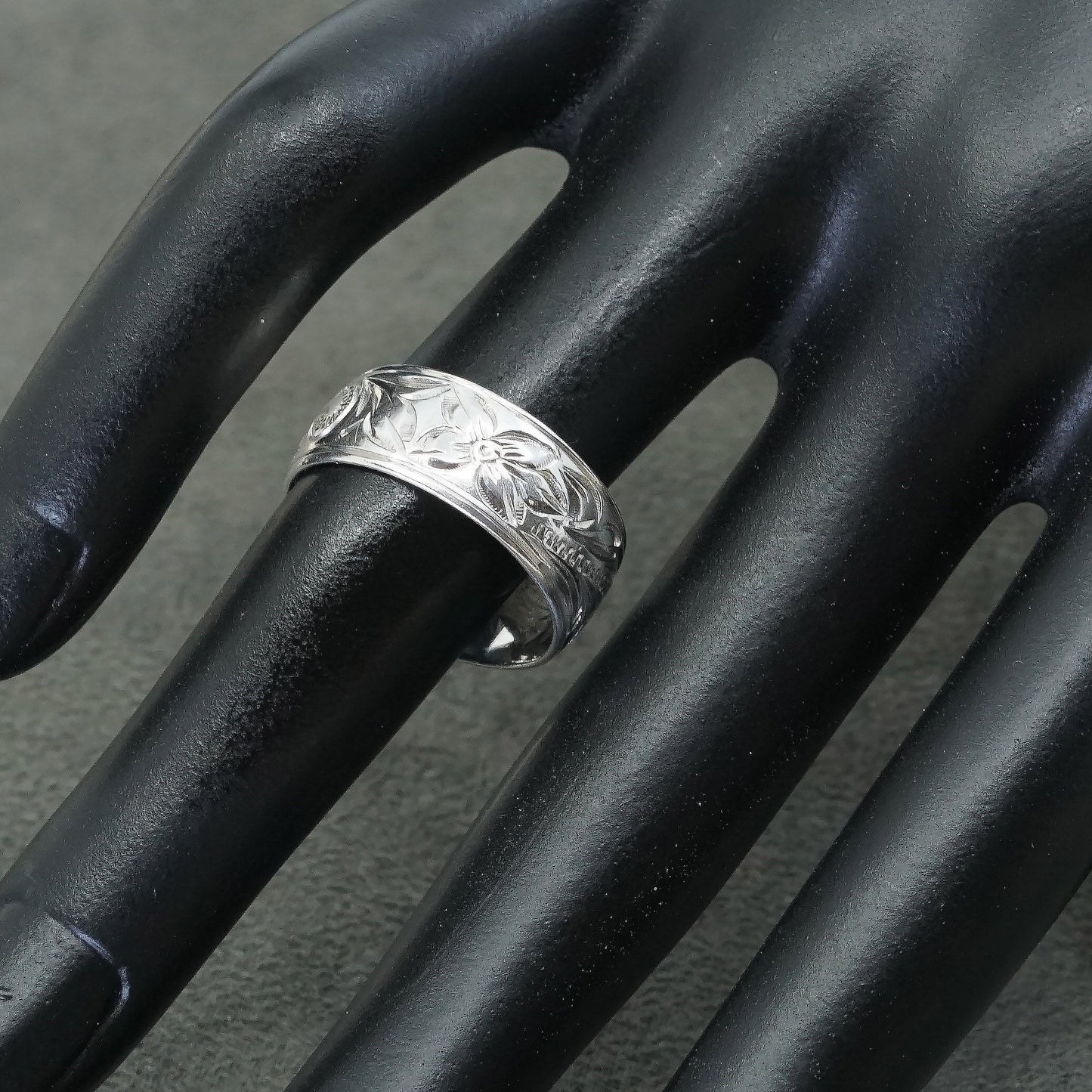 sz 7.5, vtg Sterling silver handmade ring, 925 band with flower engraved
