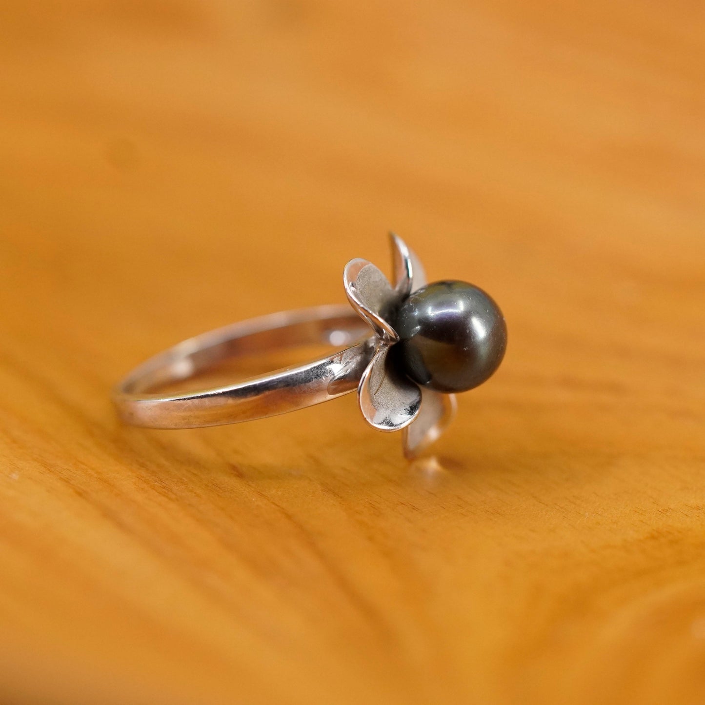 Size 7, vintage Sterling 925 silver handmade plumeria flower Ring black pearl