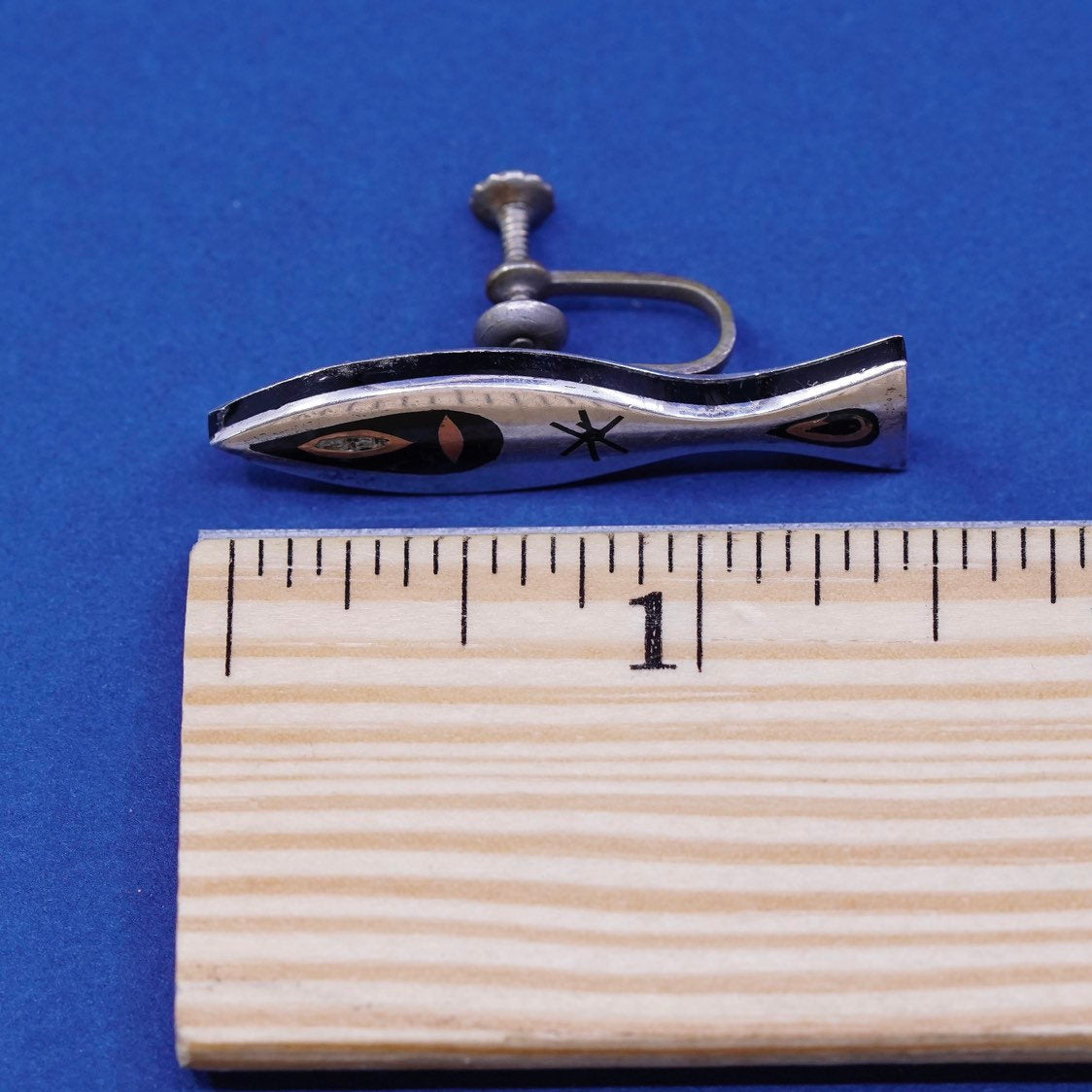 vtg NAB mexico Sterling silver screw back earrings, geometric 925 silver fish