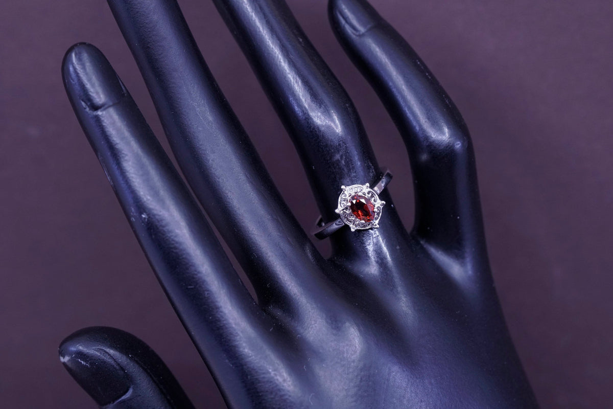 Size 6, vintage Sterling 925 silver ring with oval shaped ruby