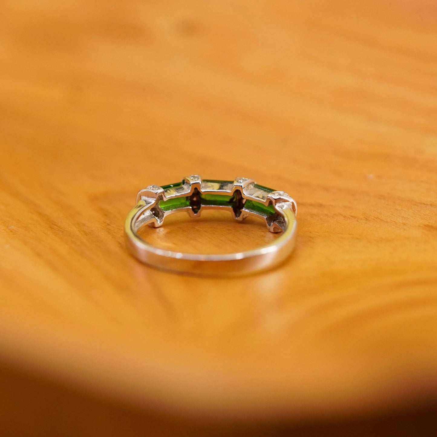 Size 8.5, vtg Sterling 925 silver handmade stackable band ring with peridot cz