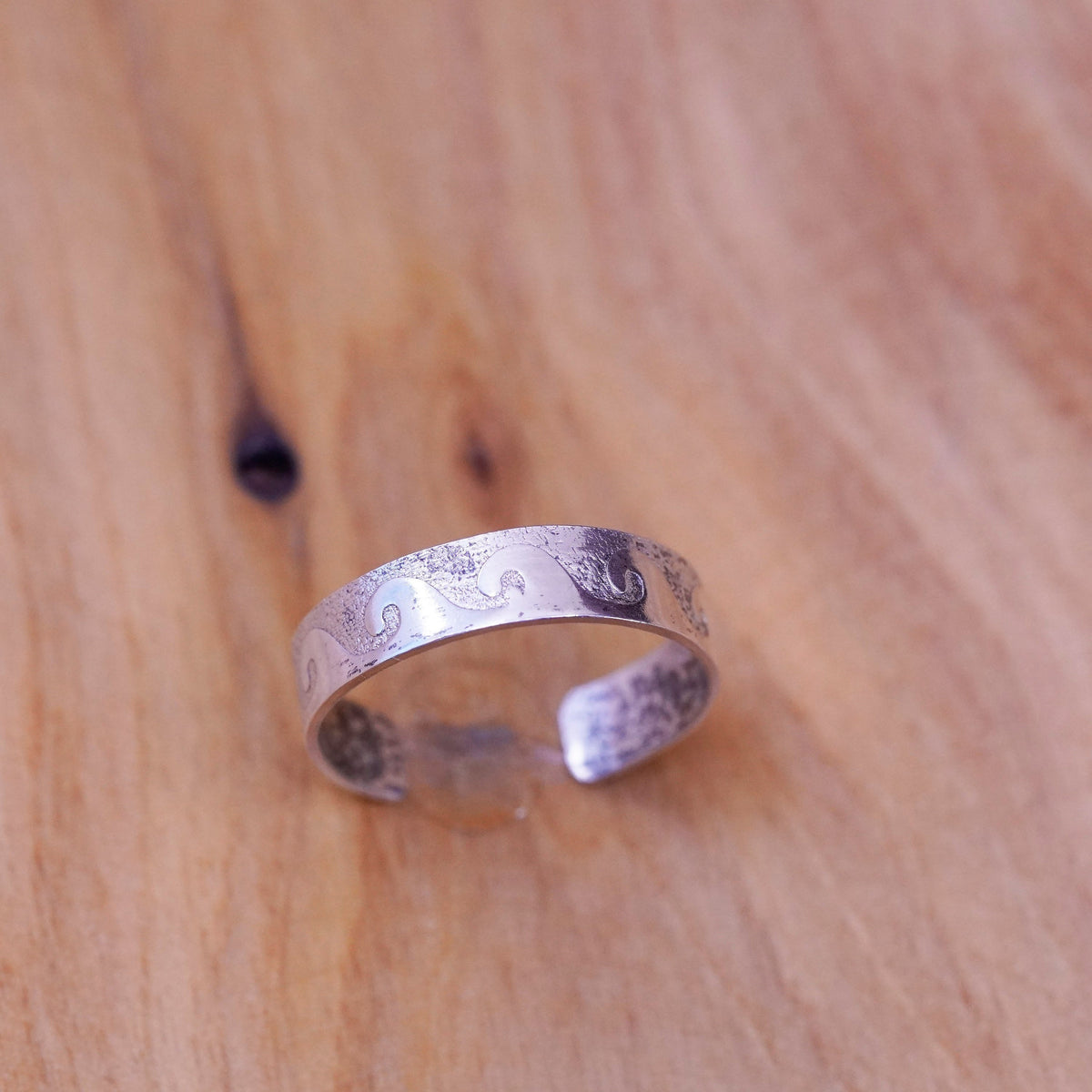 Size 8.5, vintage Sterling silver handmade ring, 925 wavy textured band