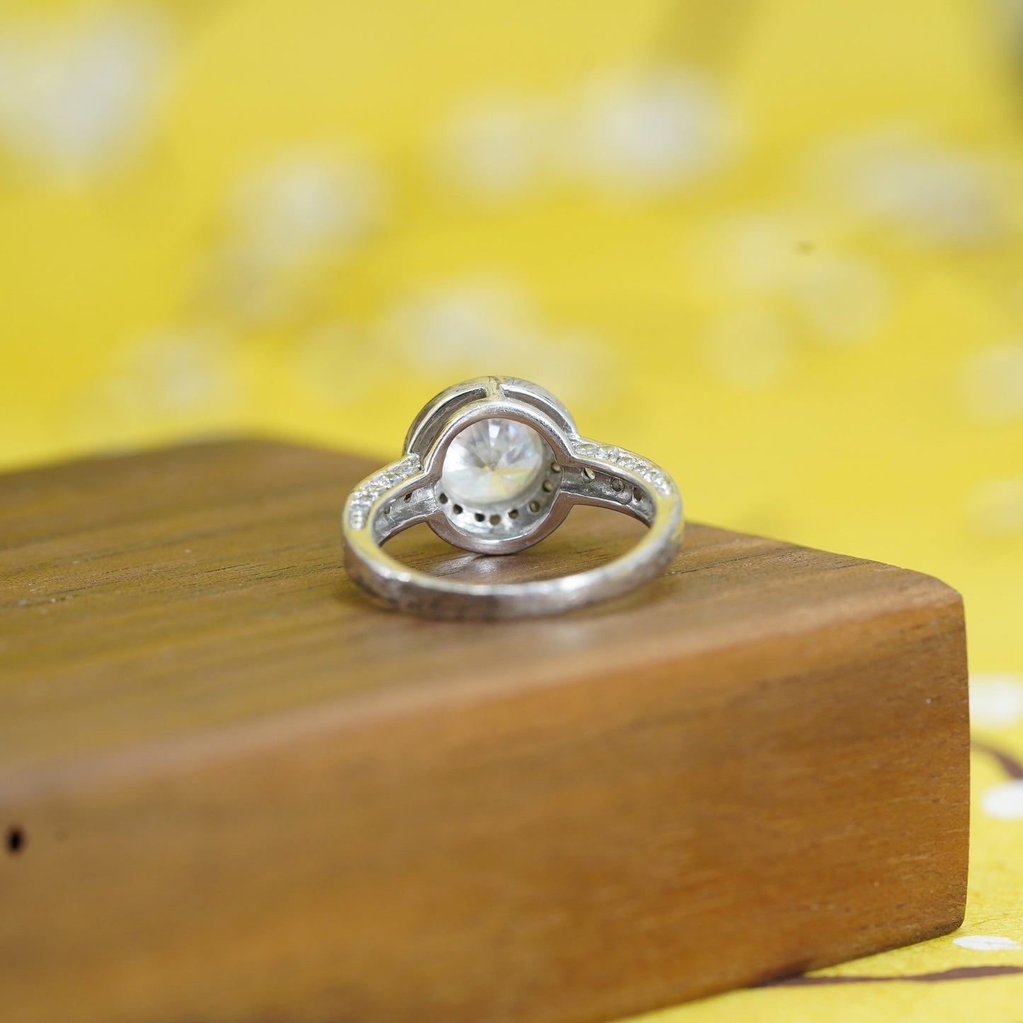 Size 6, vintage Sterling silver 925 engagement ring with cz