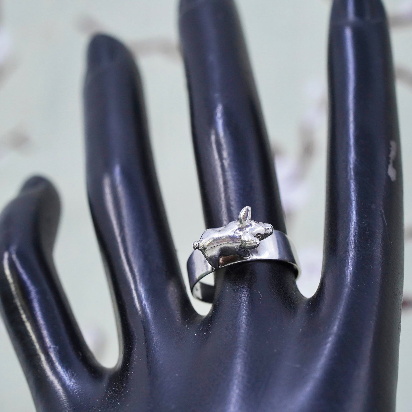 Size 8, vintage southwestern sterling silver handmade ring. 925 pig band