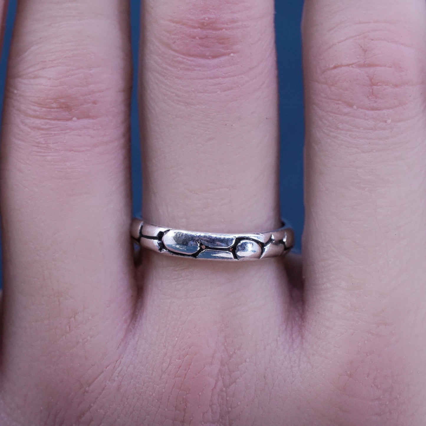 Size 8, vintage Sterling silver ring, southwestern textured 925 stackable band