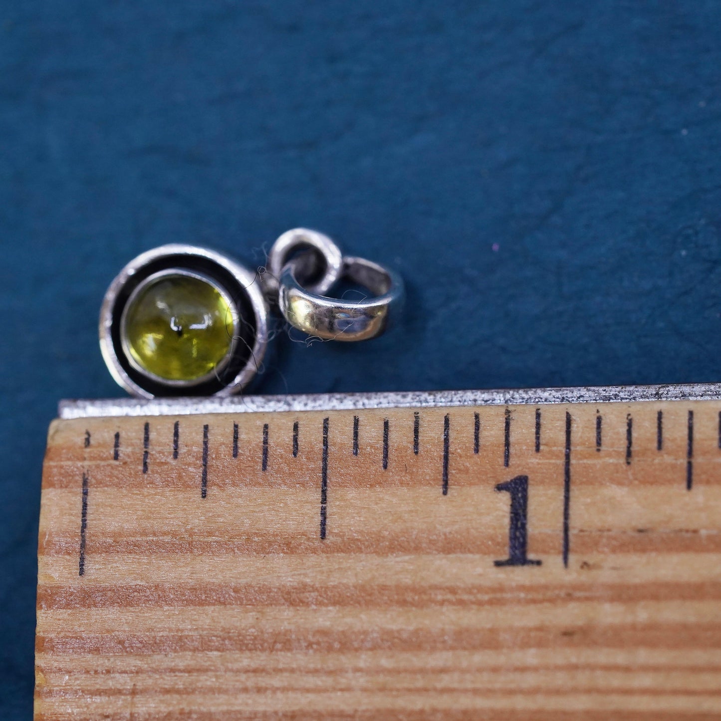 Vintage Sterling silver handmade pendant, 925 circle with peridot