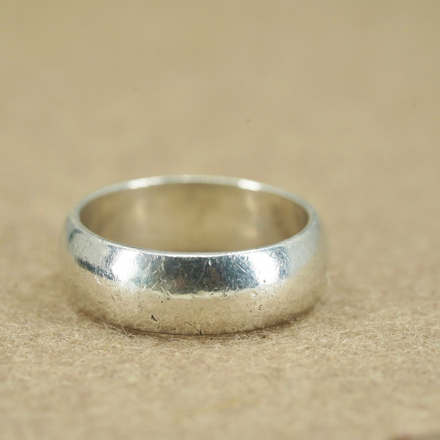 Size 8.75, vintage southwestern Sterling 925 silver wedding ring, band