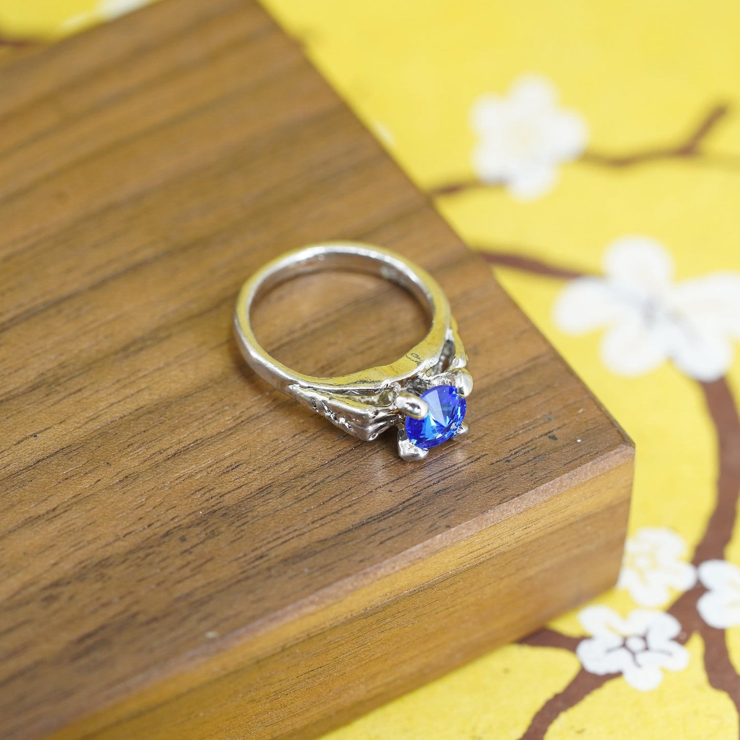 Size 5.5, vintage Sterling silver 925 handmade ring with blue crystal