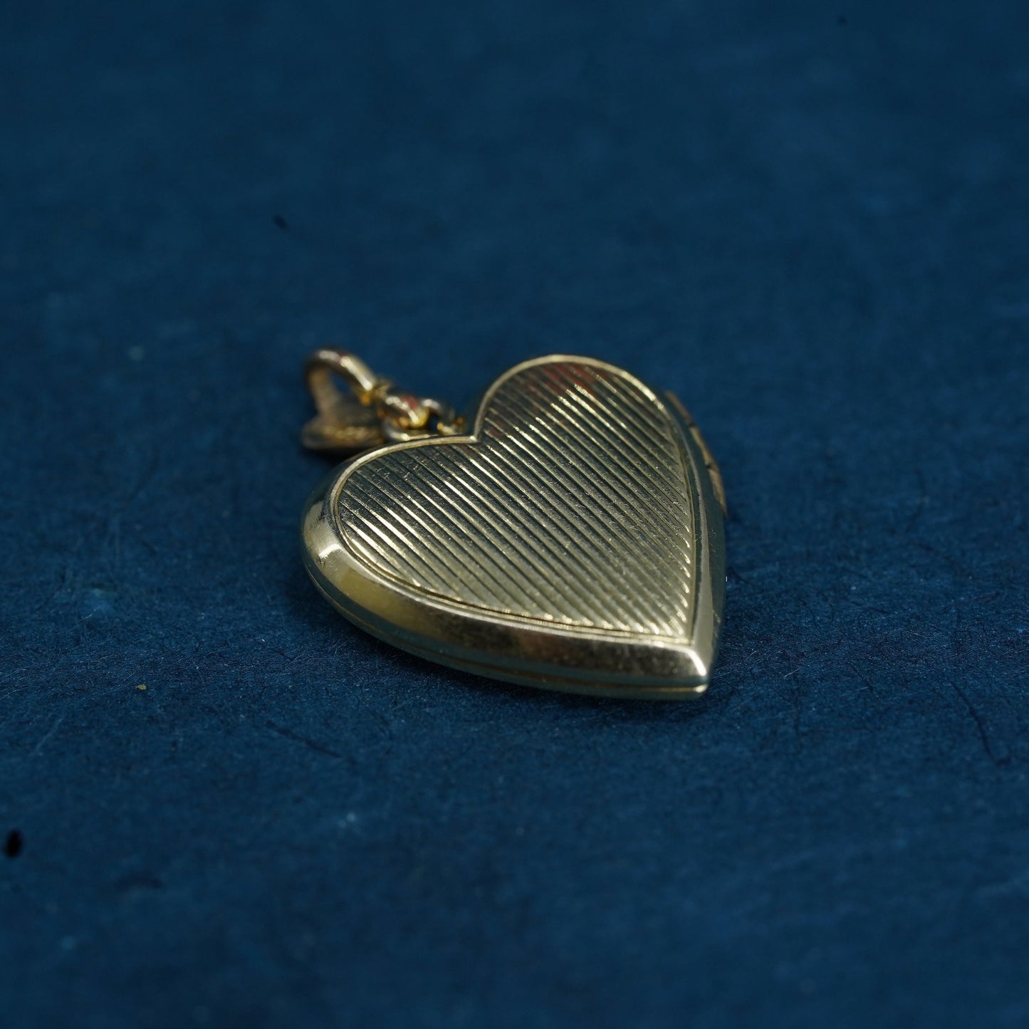 Vintage gold filled heart photo locket pendant. 925 charm