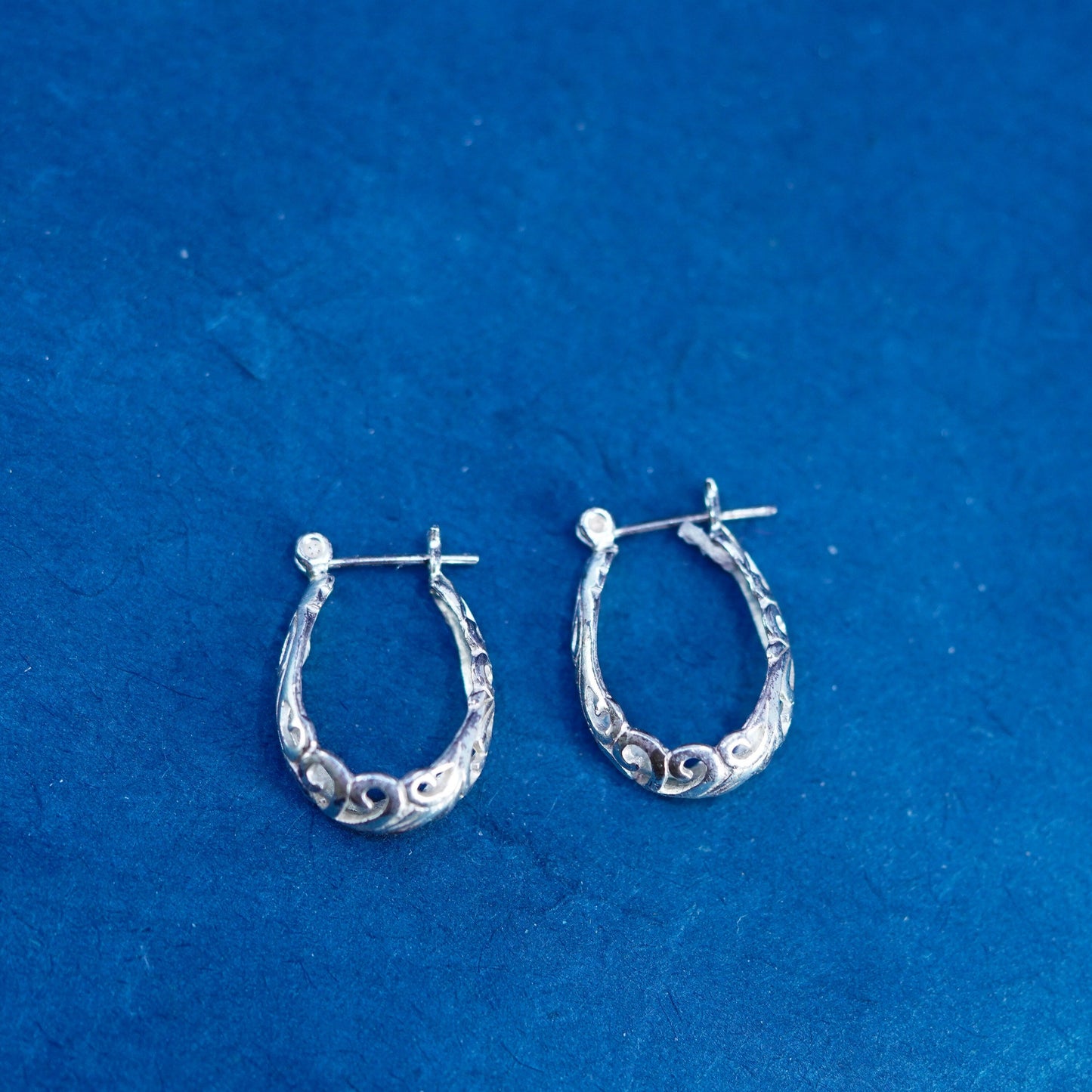 0.75”, Vintage Sterling silver handmade earrings, 925 filigree hoops Huggie