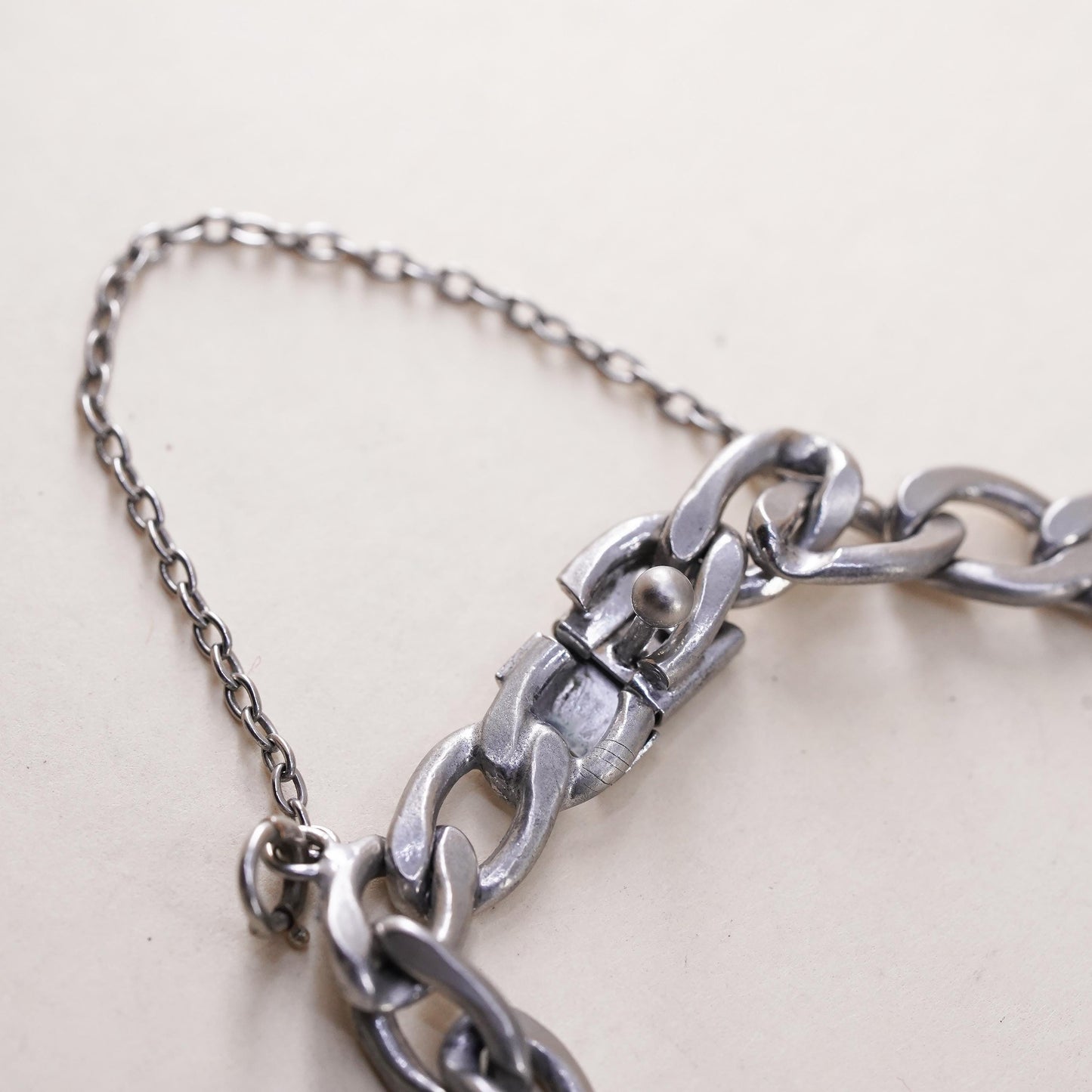 7”, Vintage Winaro sterling 925 silver bold solid curb bracelet secure chain