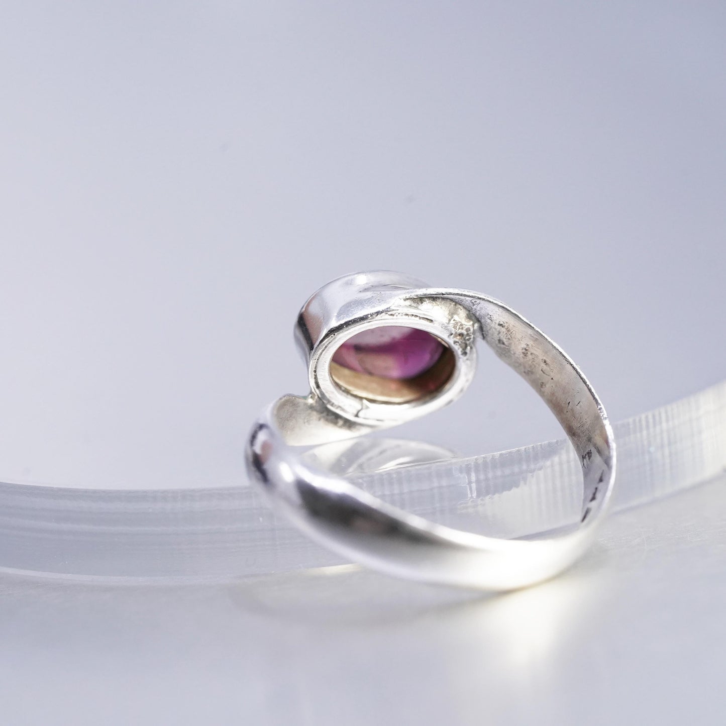 Size 5, vintage Sterling 925 silver handmade band ring with garnet