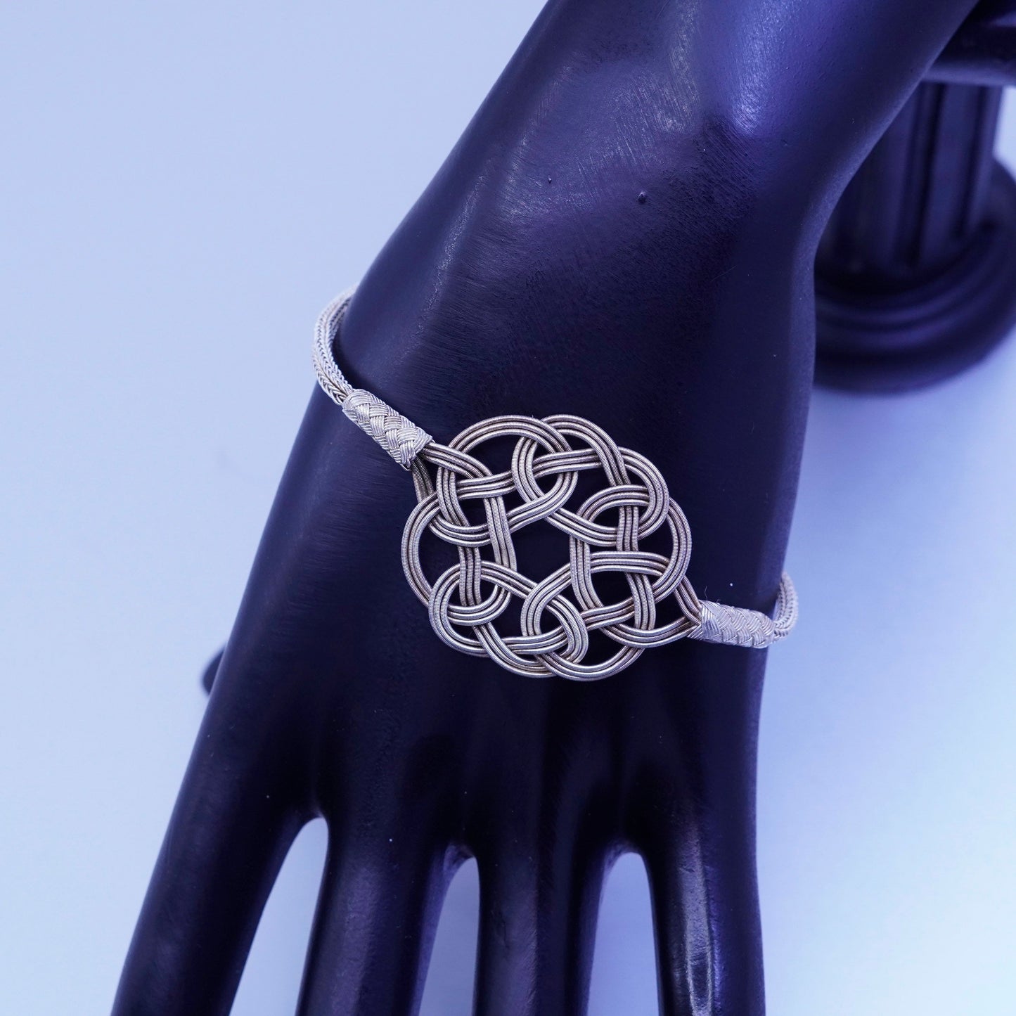 7.25”, Vintage Italy Sterling 925 silver wheat chain Irish Celtic knot bracelet