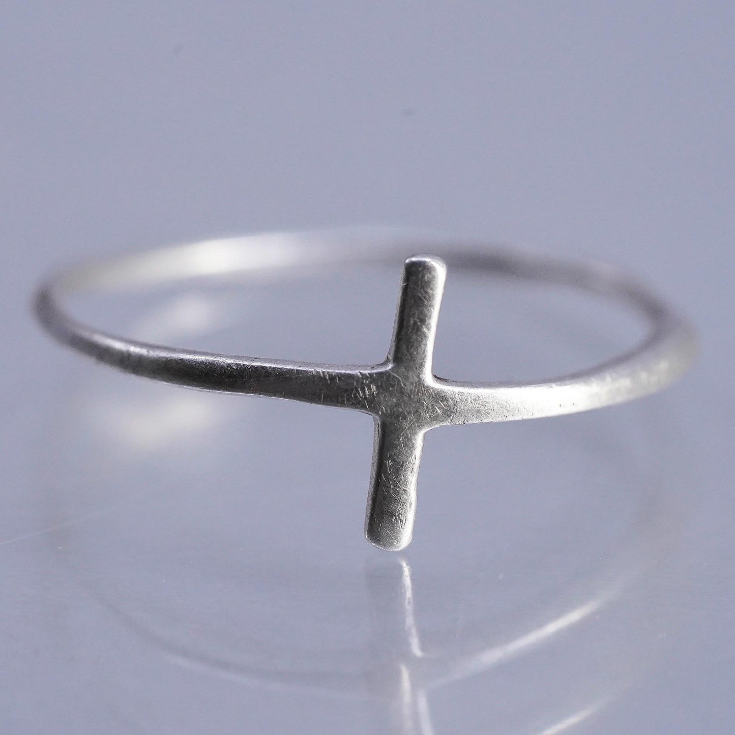 Size 9, vintage southwestern Sterling 925 silver cross ring, stackable band