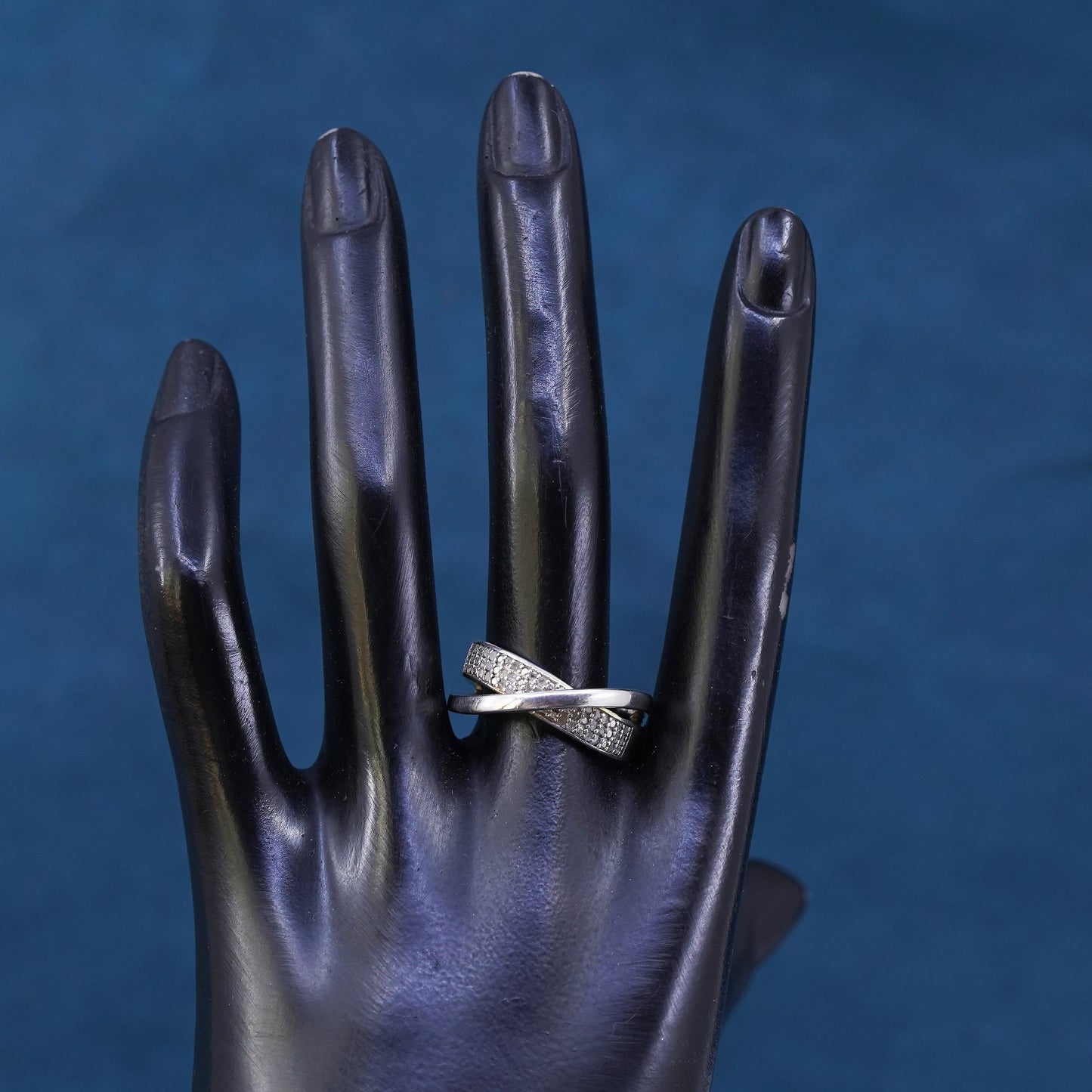 Size 9, vintage Sterling 925 silver entwined ring with genuine diamond